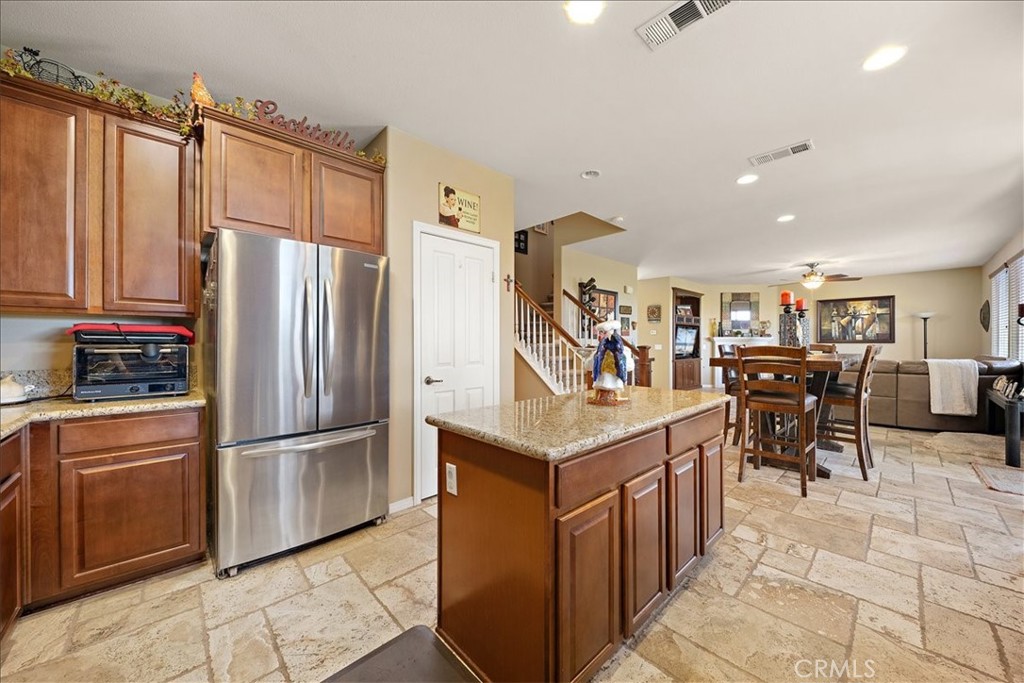 3938 White Ash
