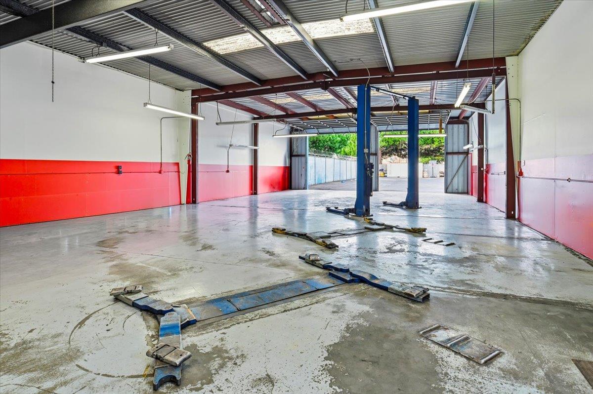 593 Industrial Parkway West