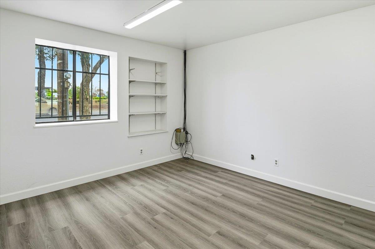 593 Industrial Parkway West