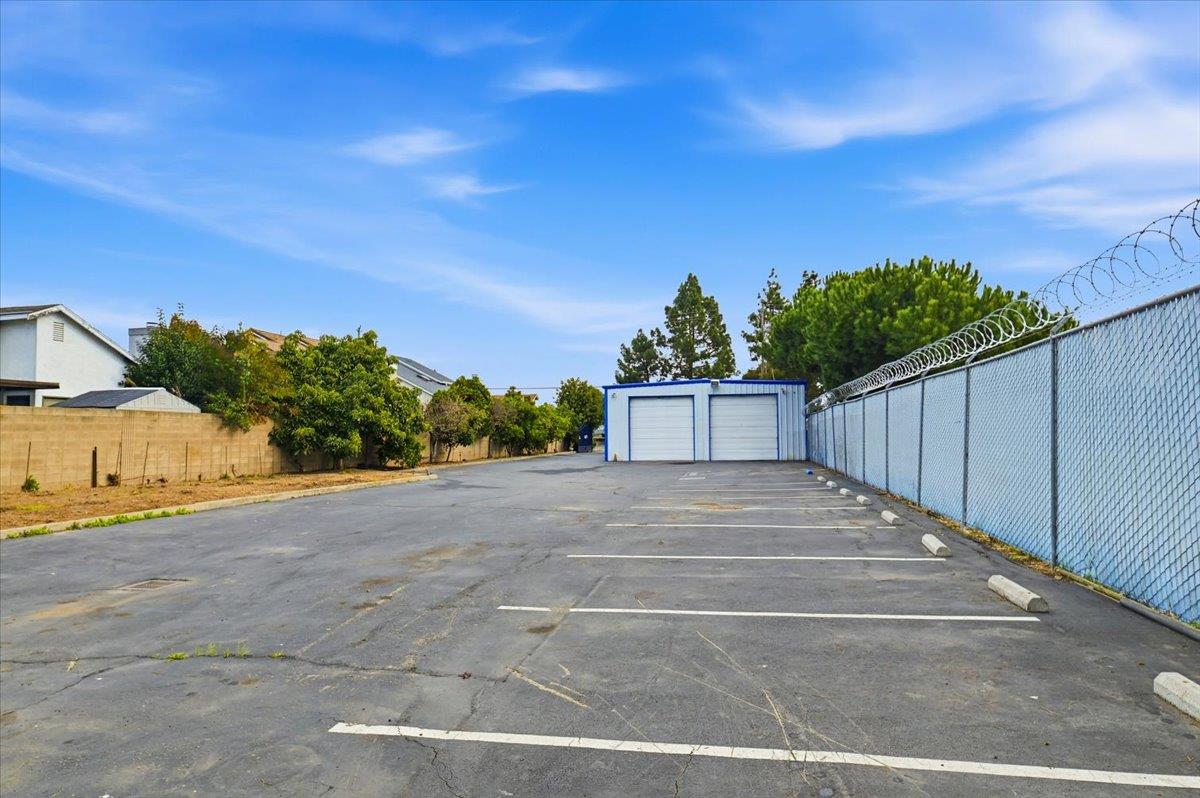 593 Industrial Parkway West