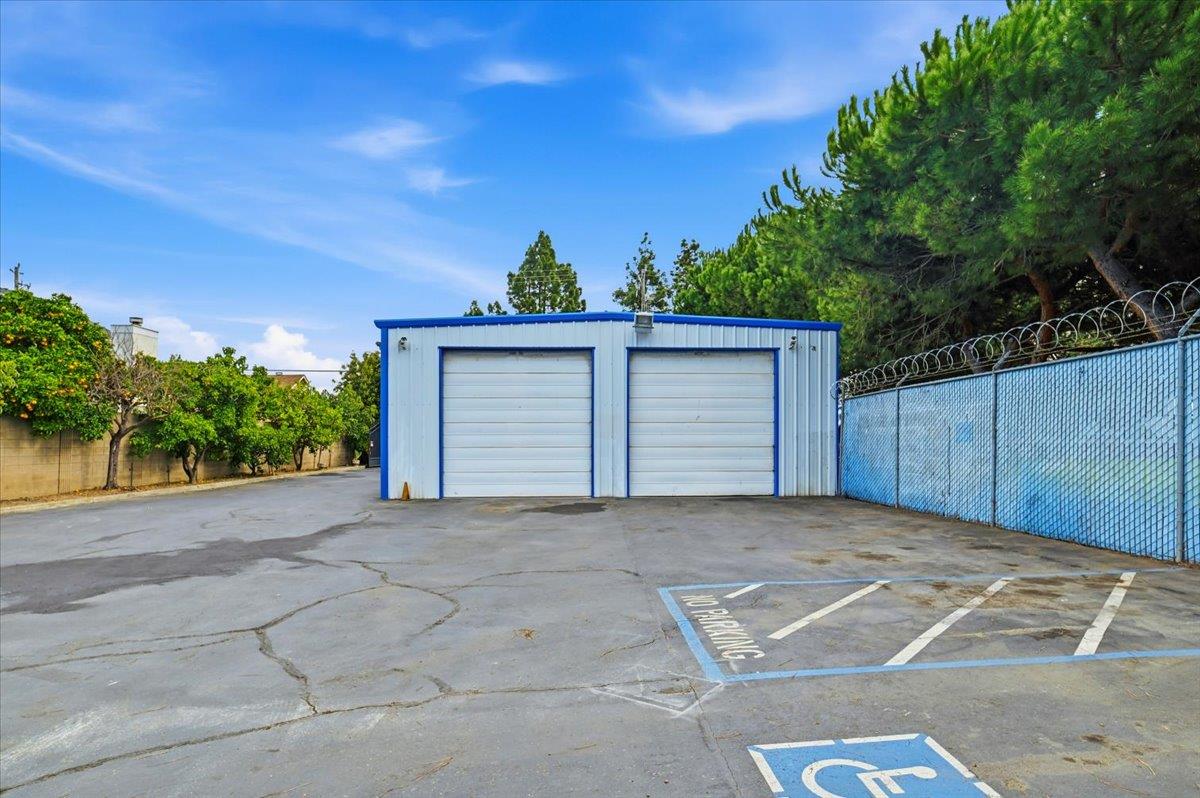 593 Industrial Parkway West