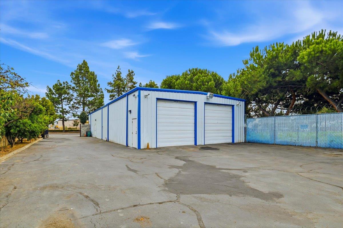 593 Industrial Parkway West