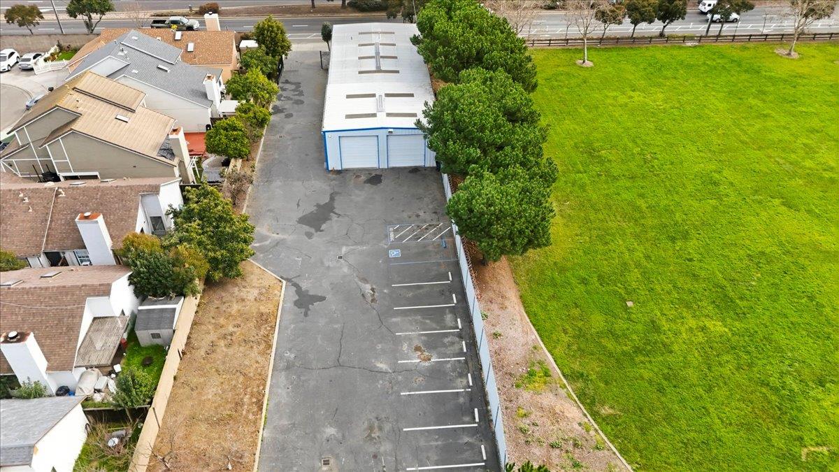 593 Industrial Parkway West