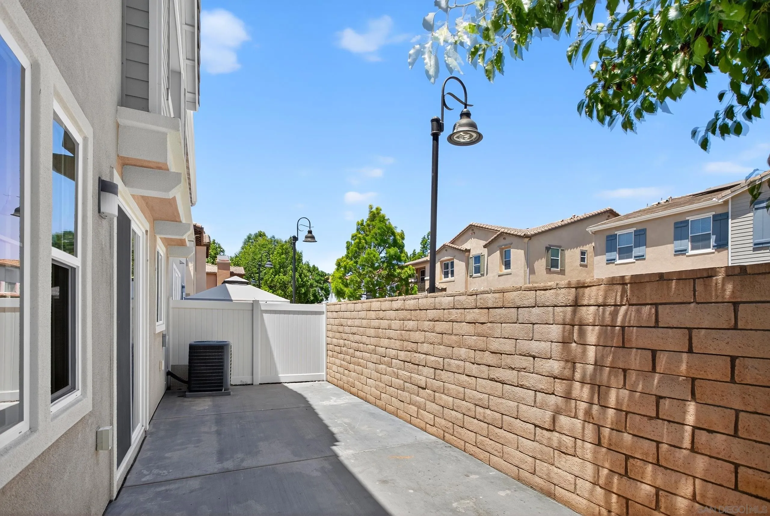 42921 Avenida Amistad