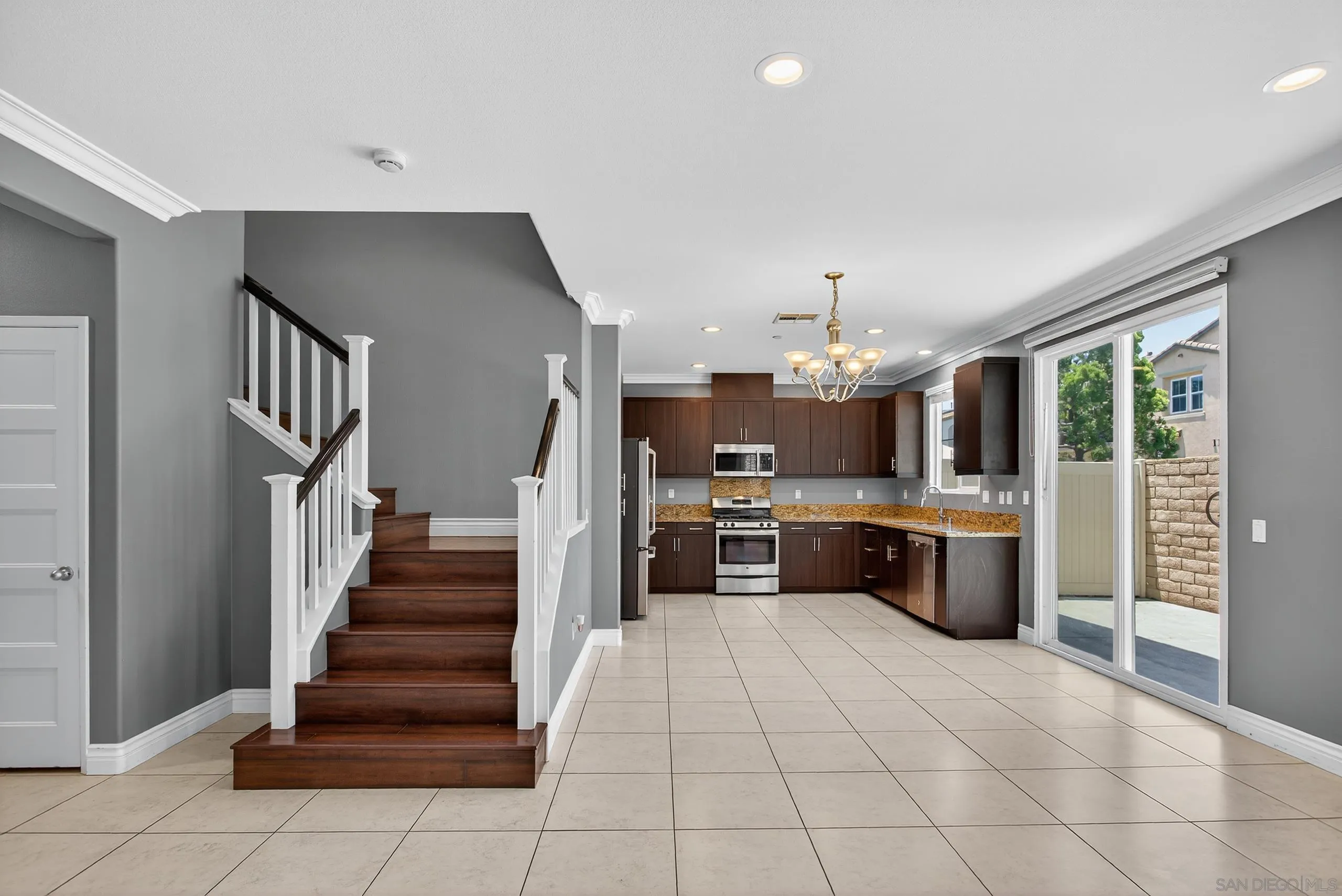 42921 Avenida Amistad