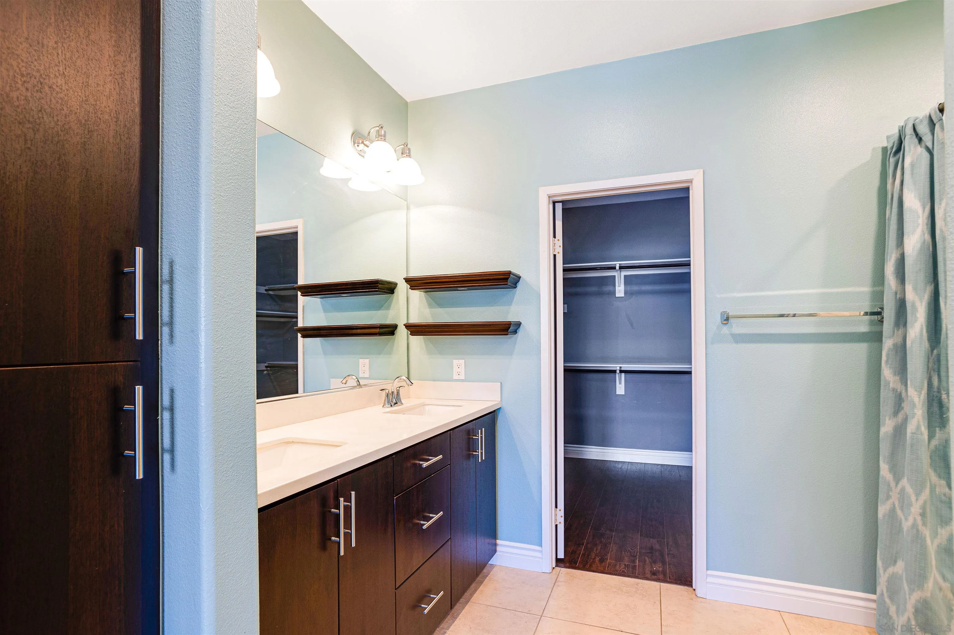 42921 Avenida Amistad