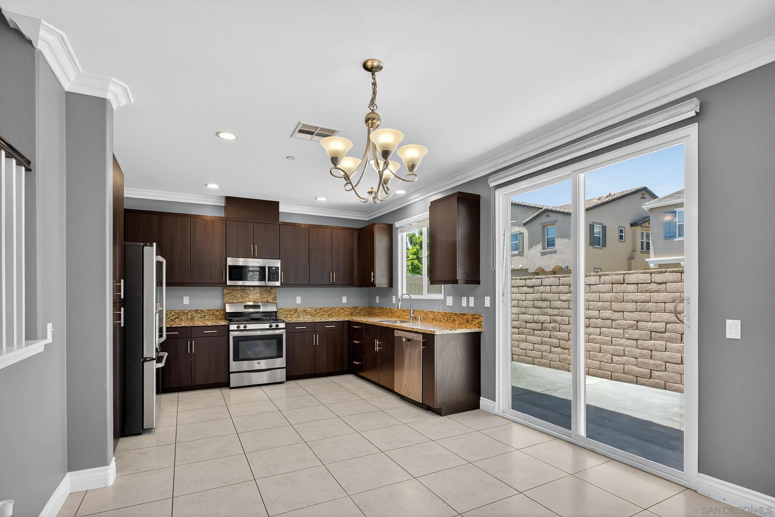 42921 Avenida Amistad