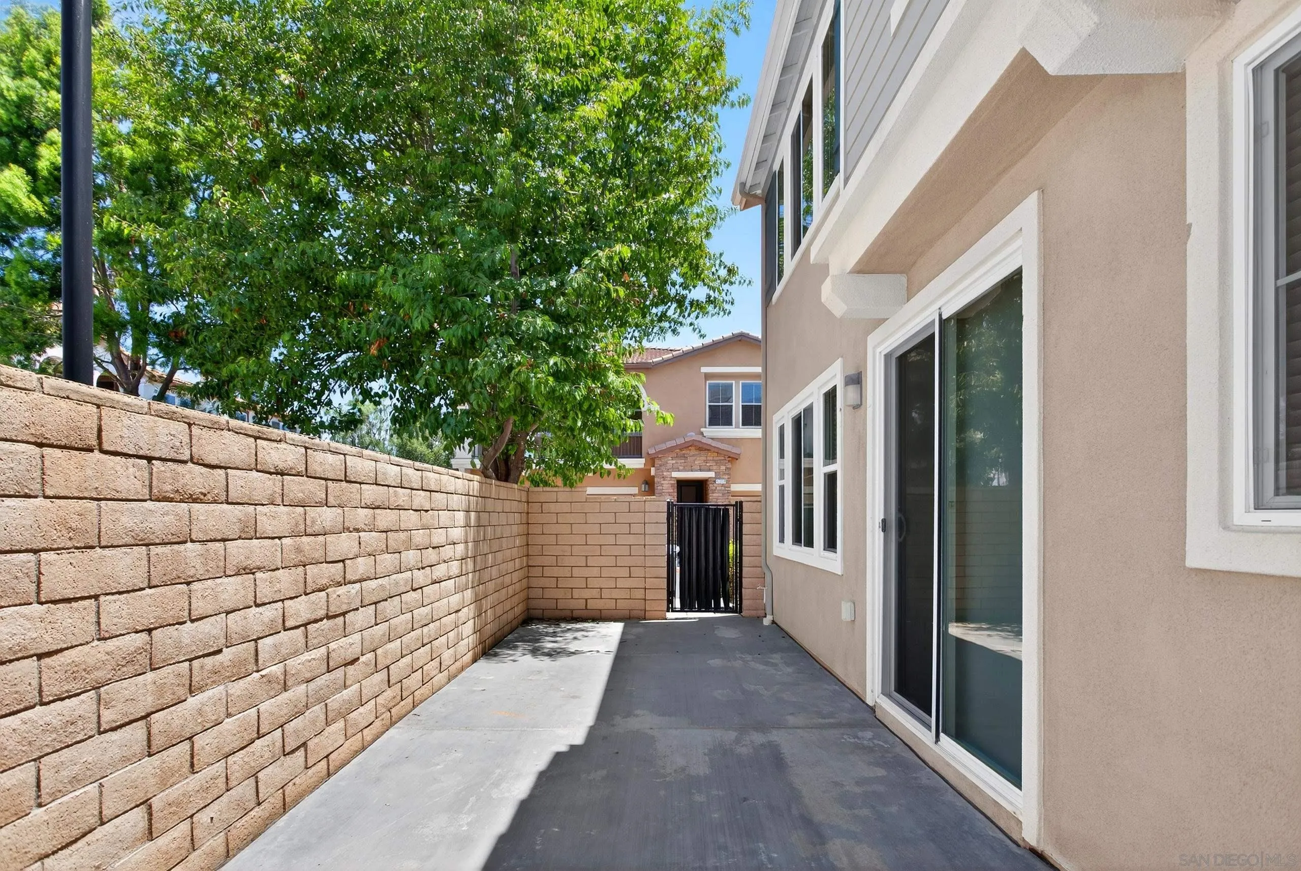 42921 Avenida Amistad