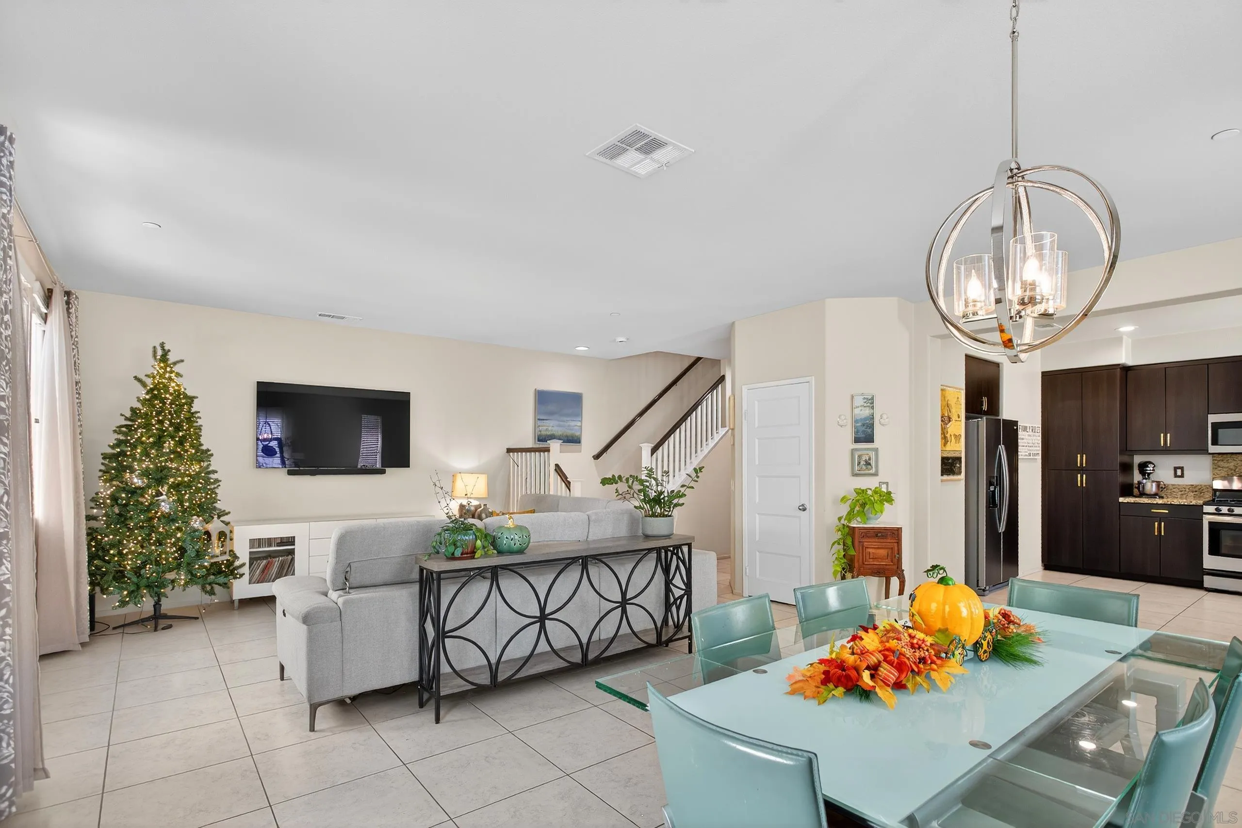 27851 Avenida Avila