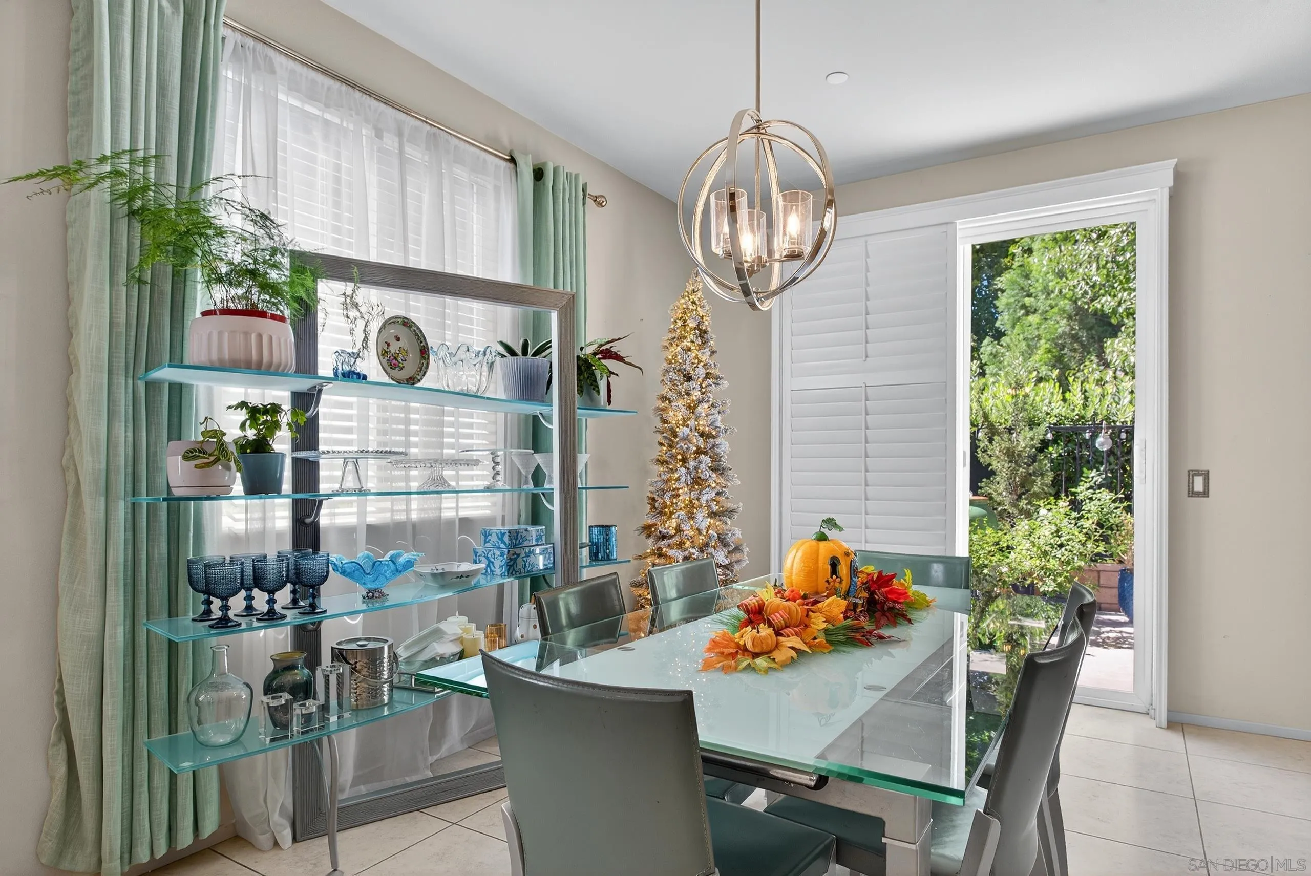 27851 Avenida Avila