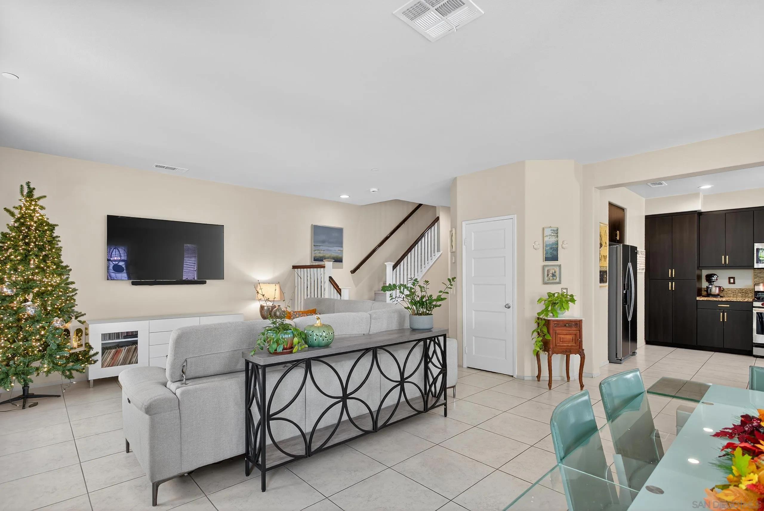 27851 Avenida Avila