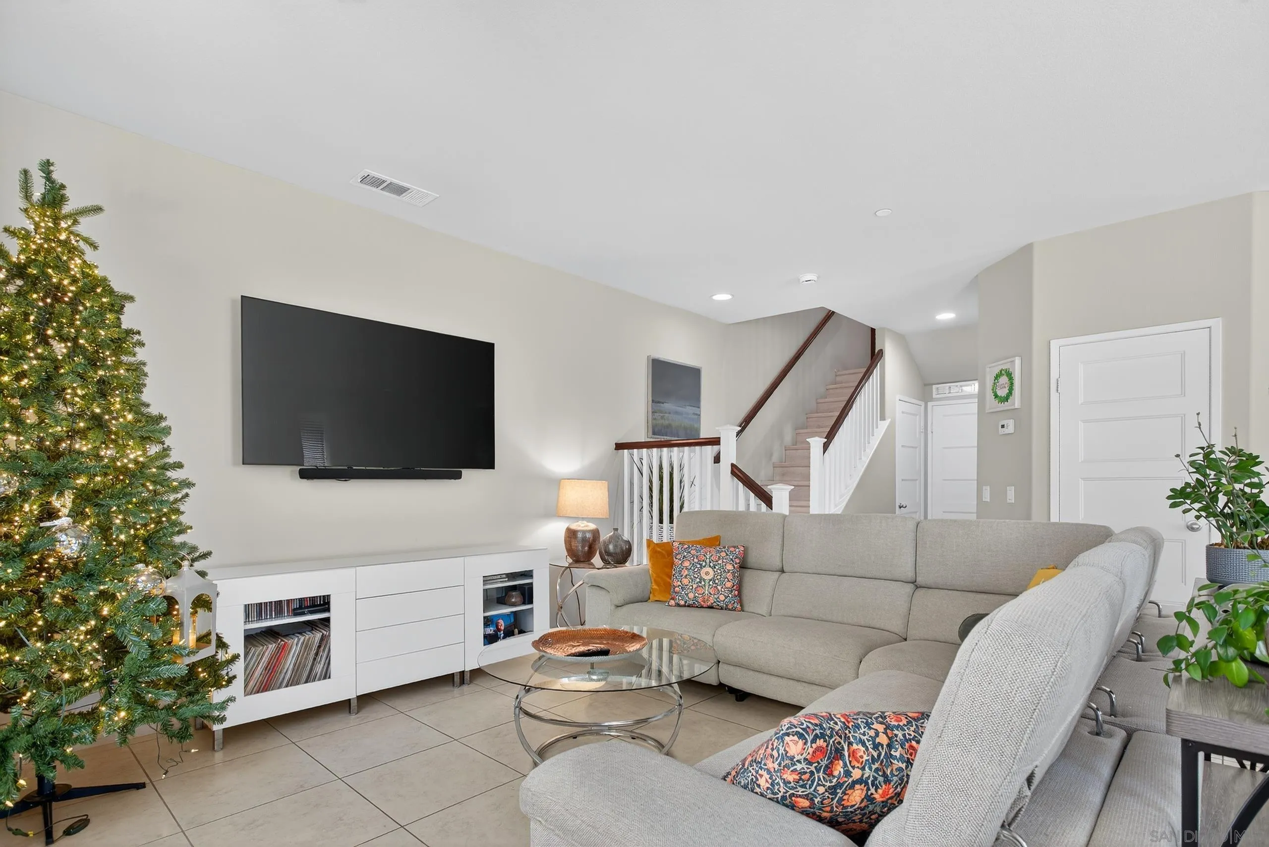 27851 Avenida Avila
