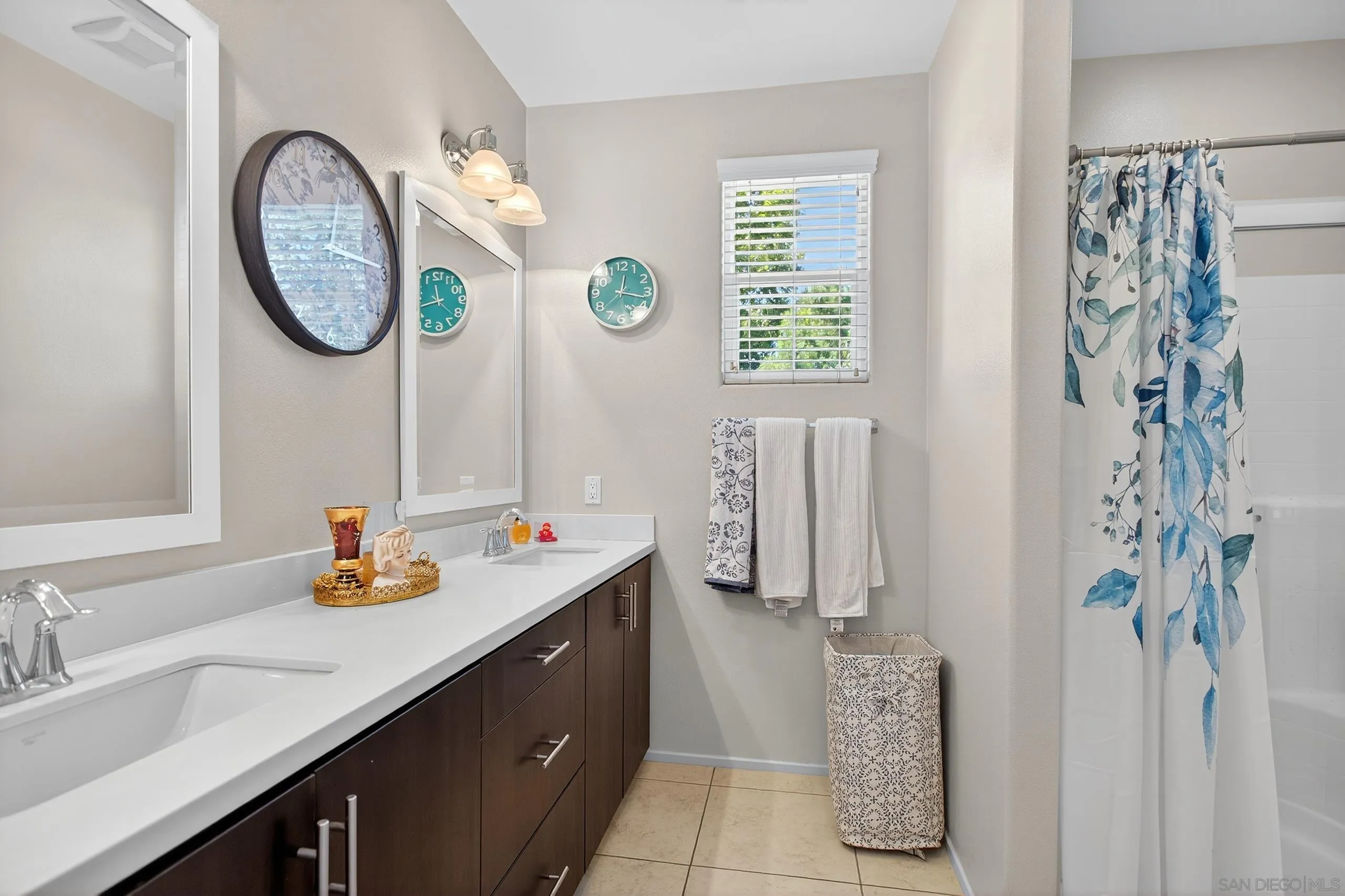 27851 Avenida Avila