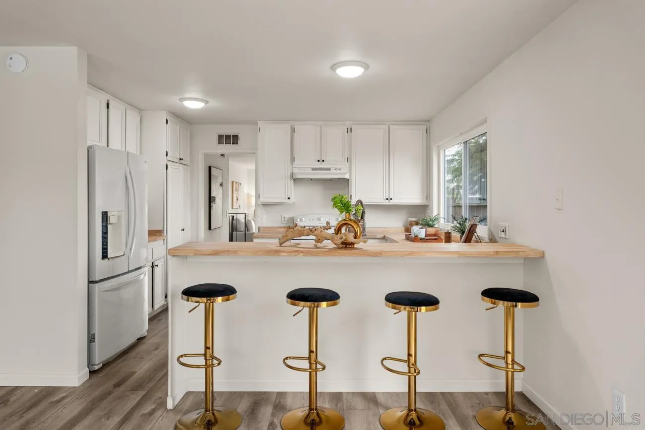 7104 Ruane St, San Diego