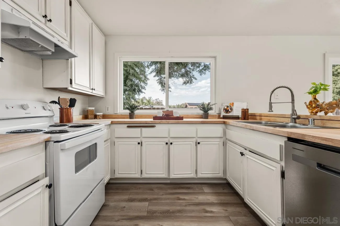 7104 Ruane St, San Diego