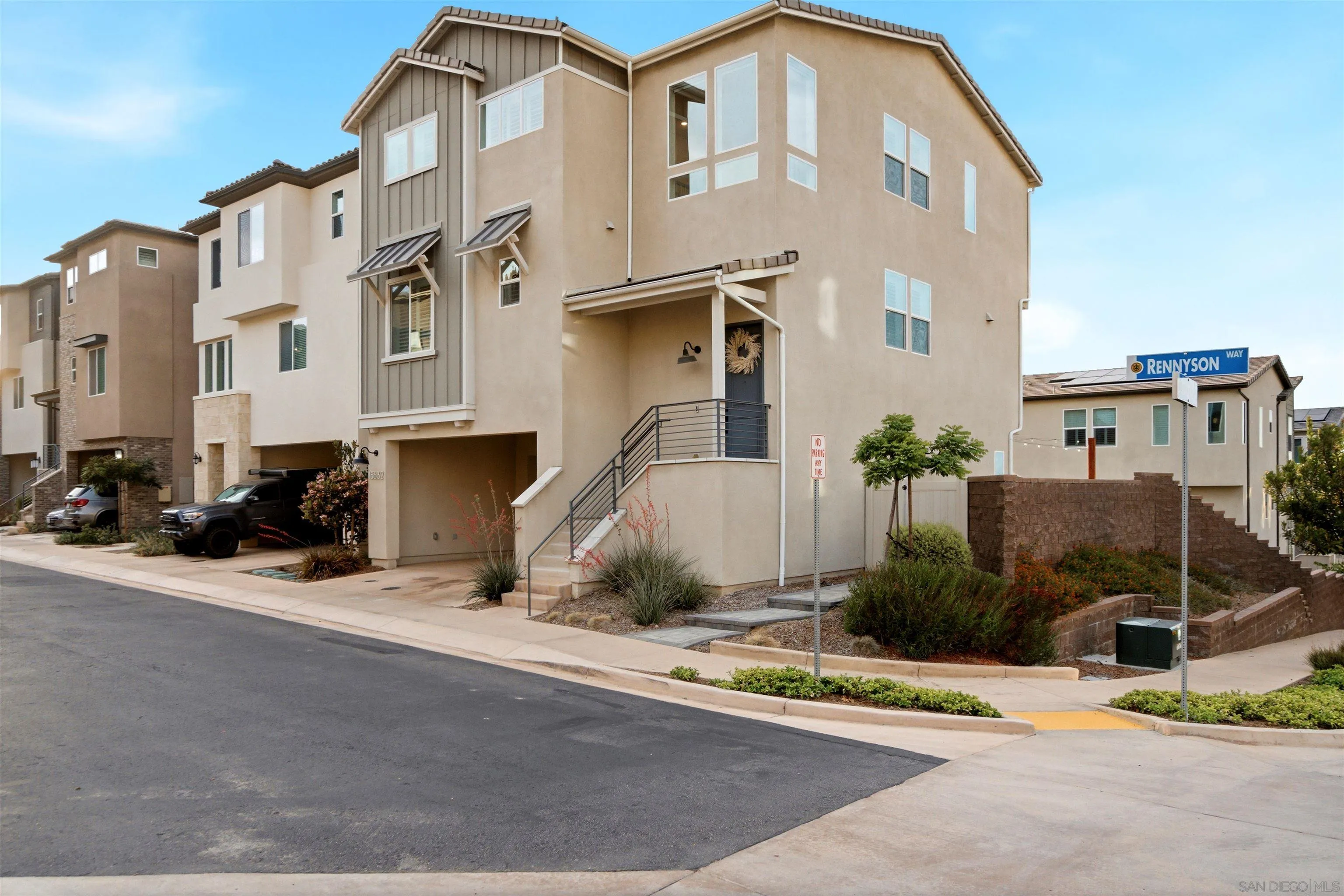 15632 Rennyson Way