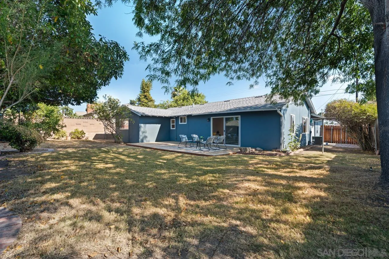 8364 June Lake
