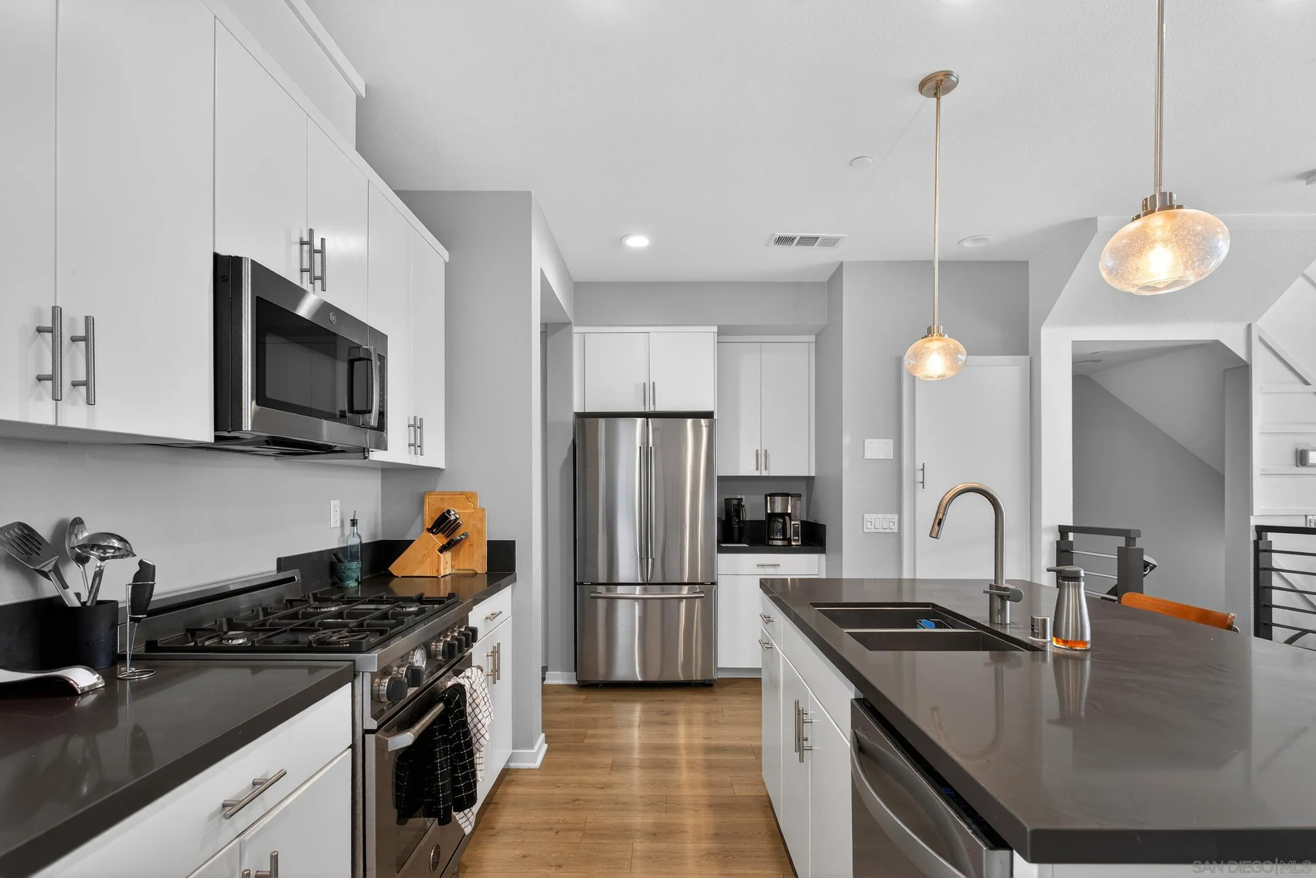 1566 Vista Del Mar Unit 2