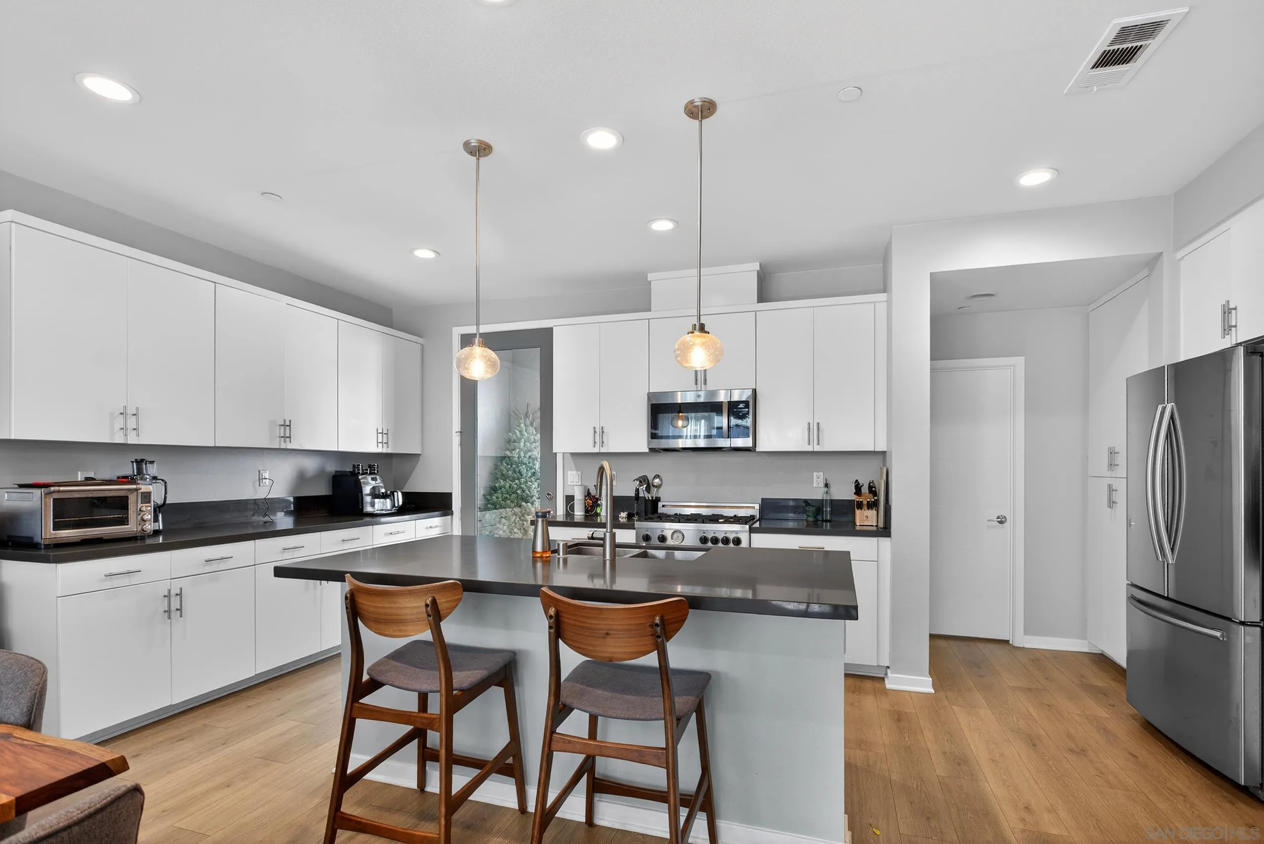 1566 Vista Del Mar Unit 2