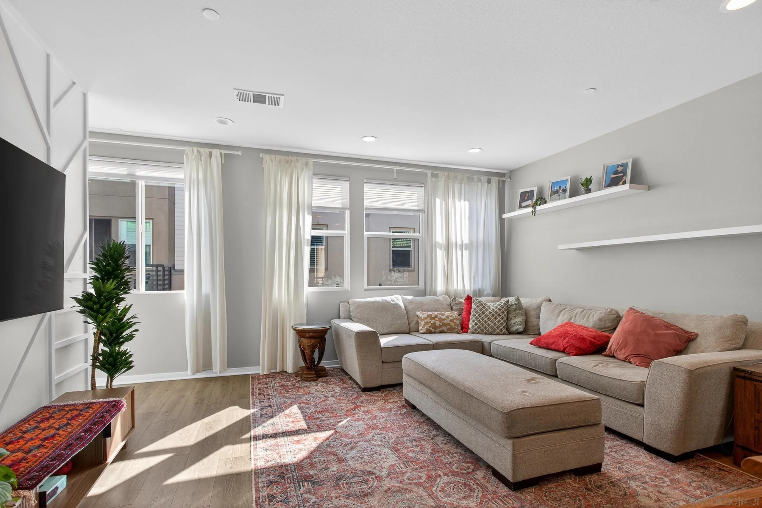 1566 Vista Del Mar Unit 2