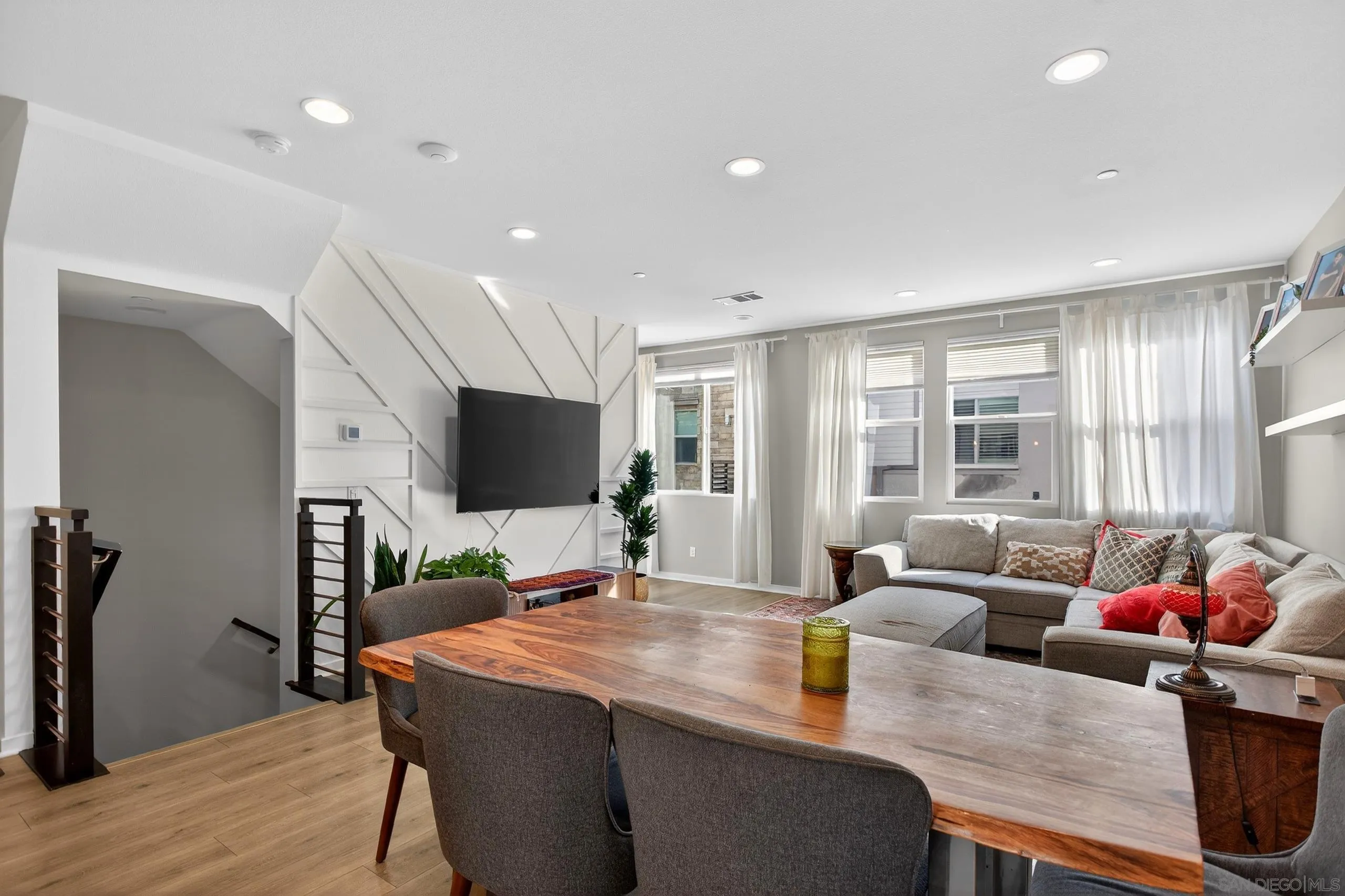 1566 Vista Del Mar Unit 2