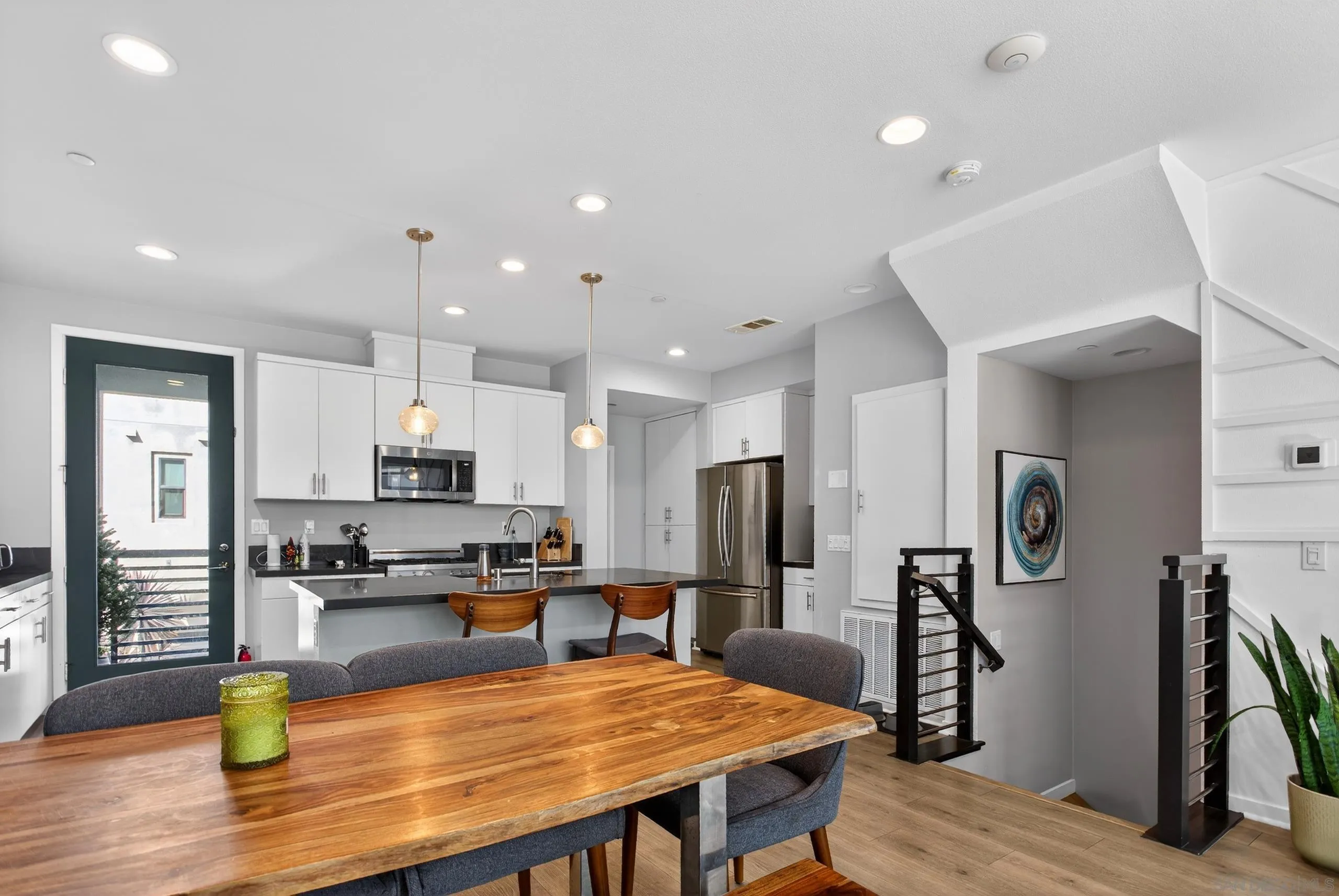 1566 Vista Del Mar Unit 2