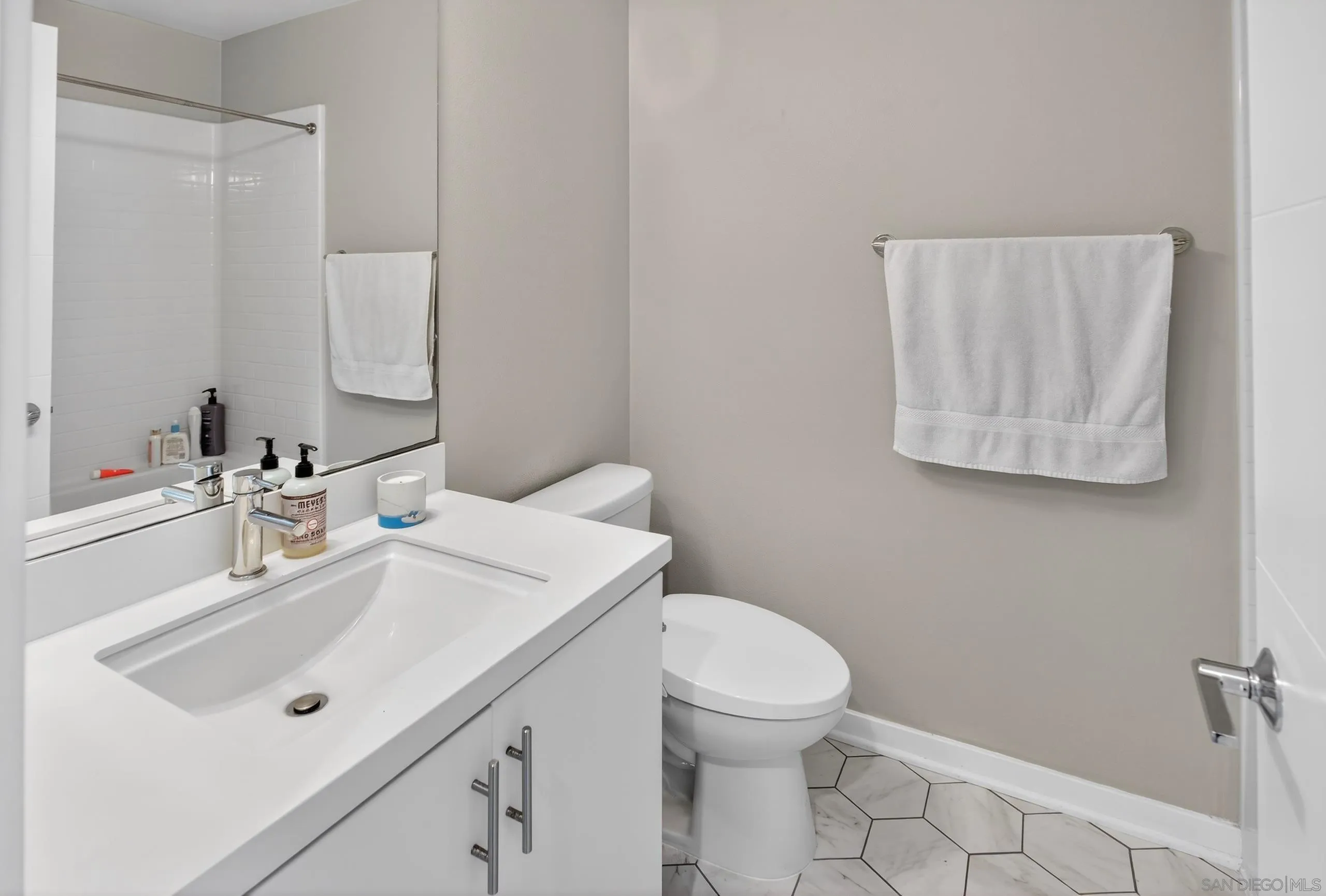 1566 Vista Del Mar Unit 2