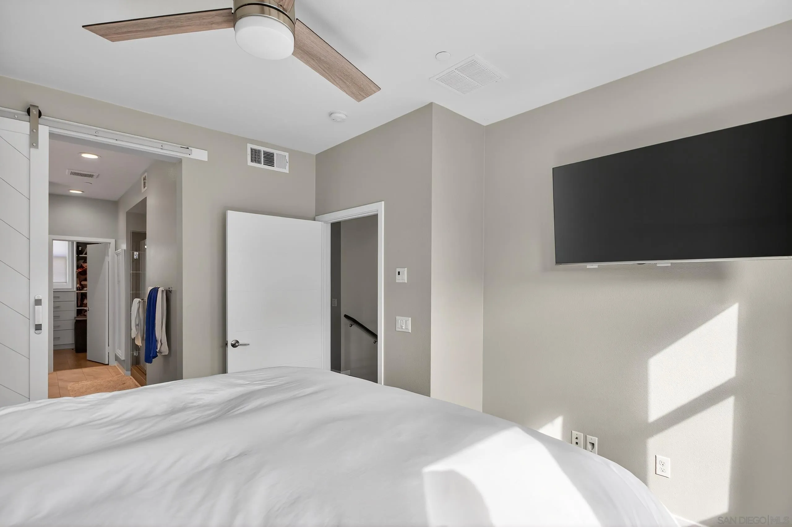 1566 Vista Del Mar Unit 2