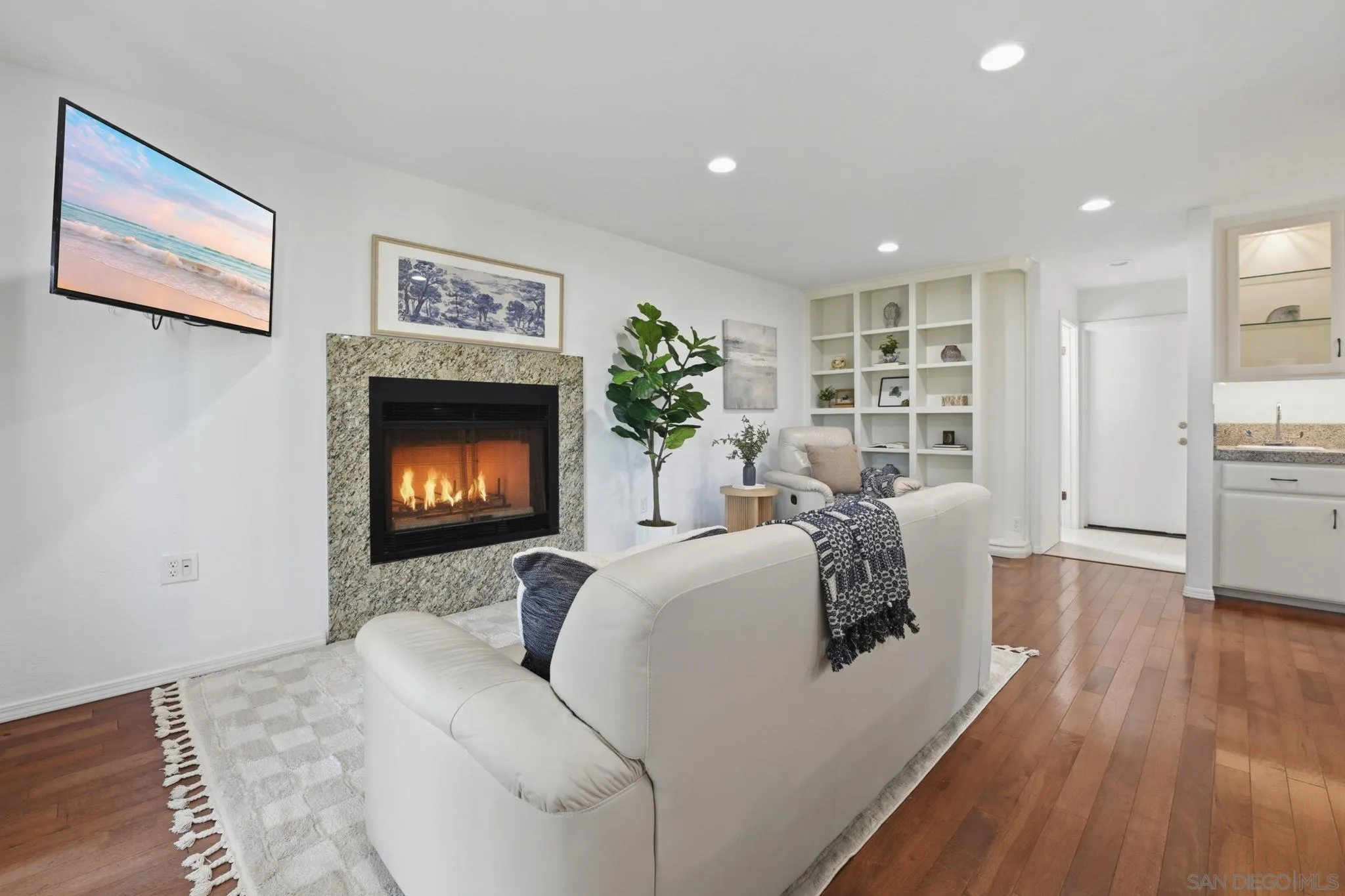4165 Manchester Ave