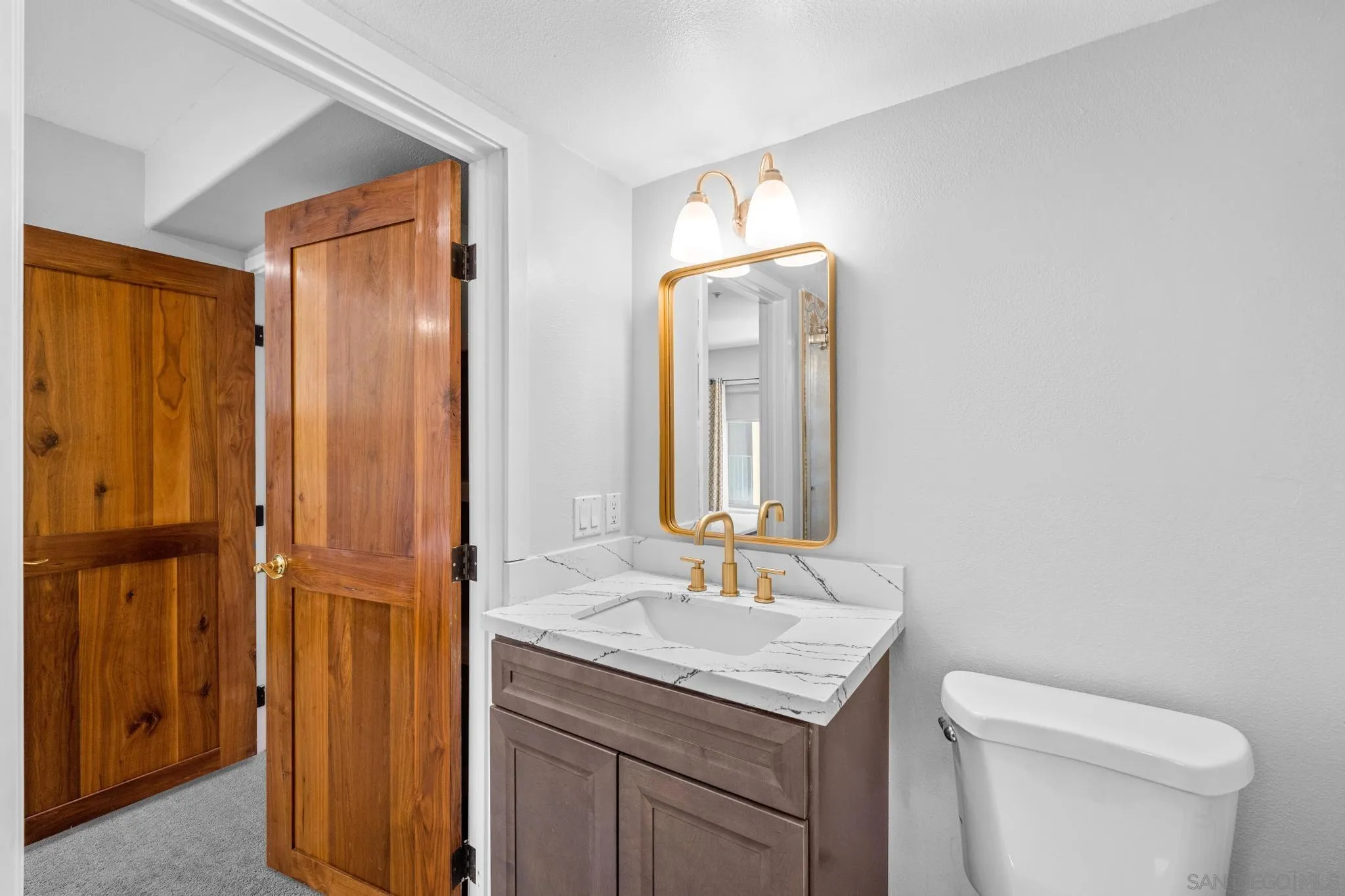 801 W Hawthorn St Unit 409