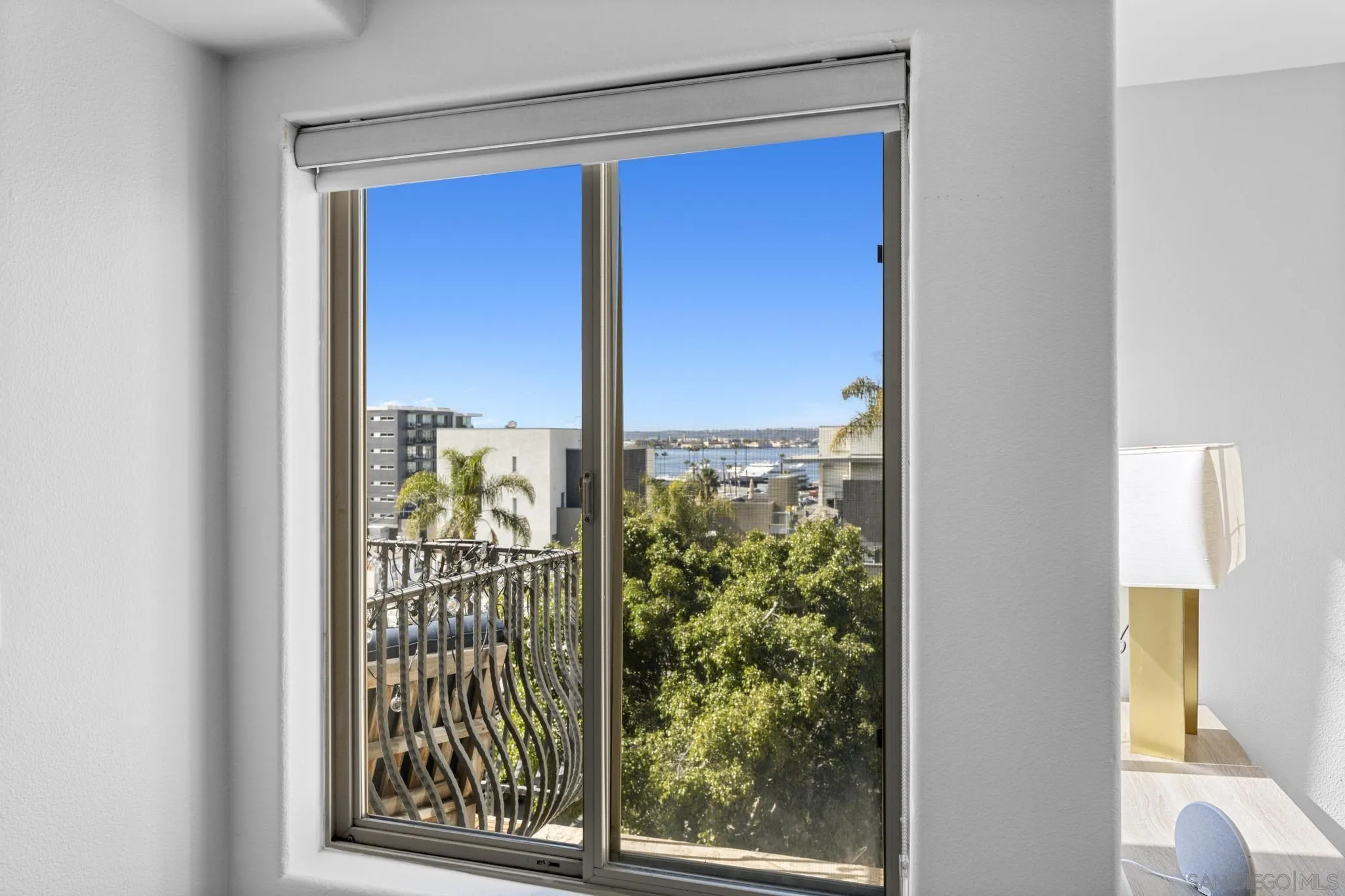 801 W Hawthorn St Unit 409