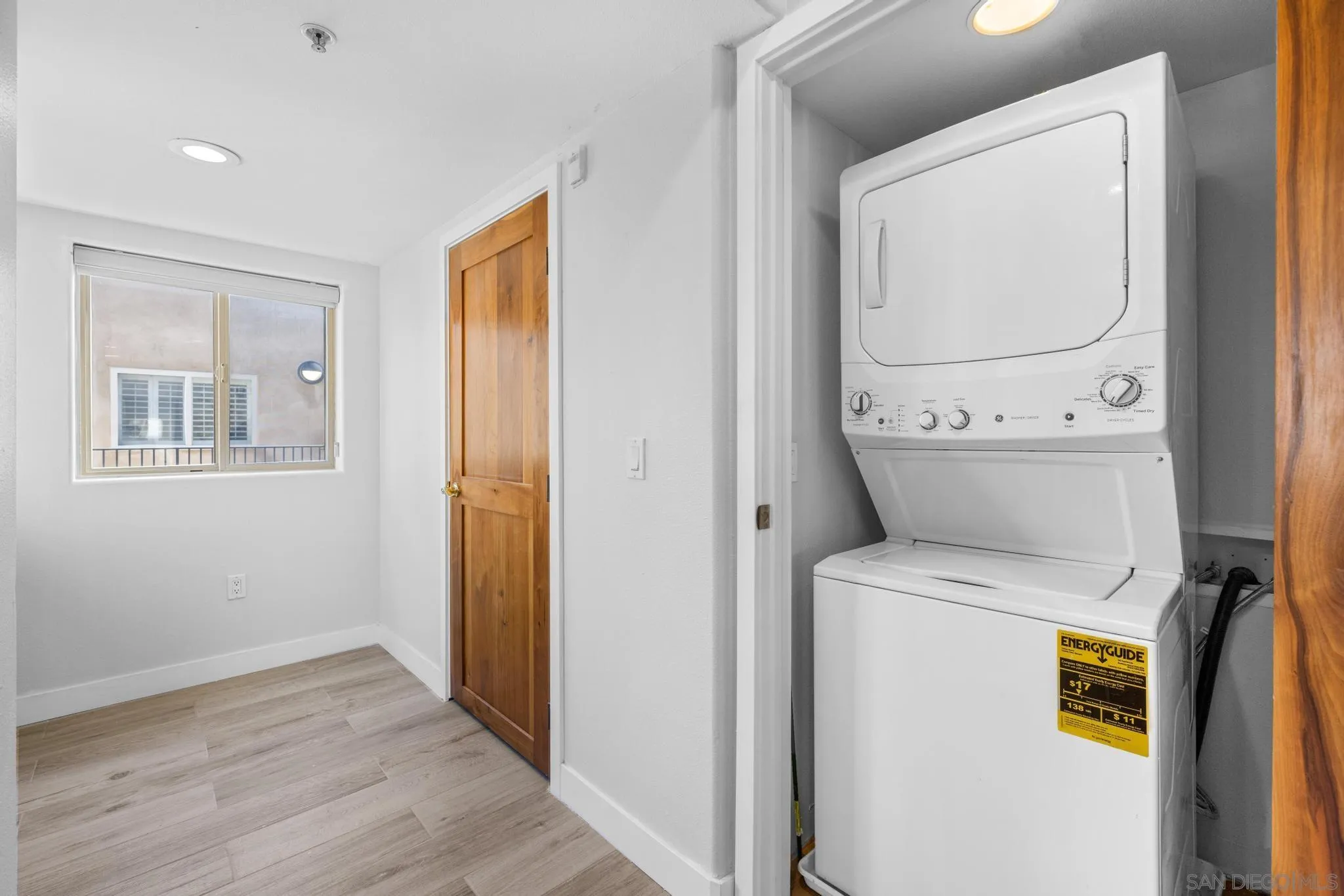 801 W Hawthorn St Unit 409