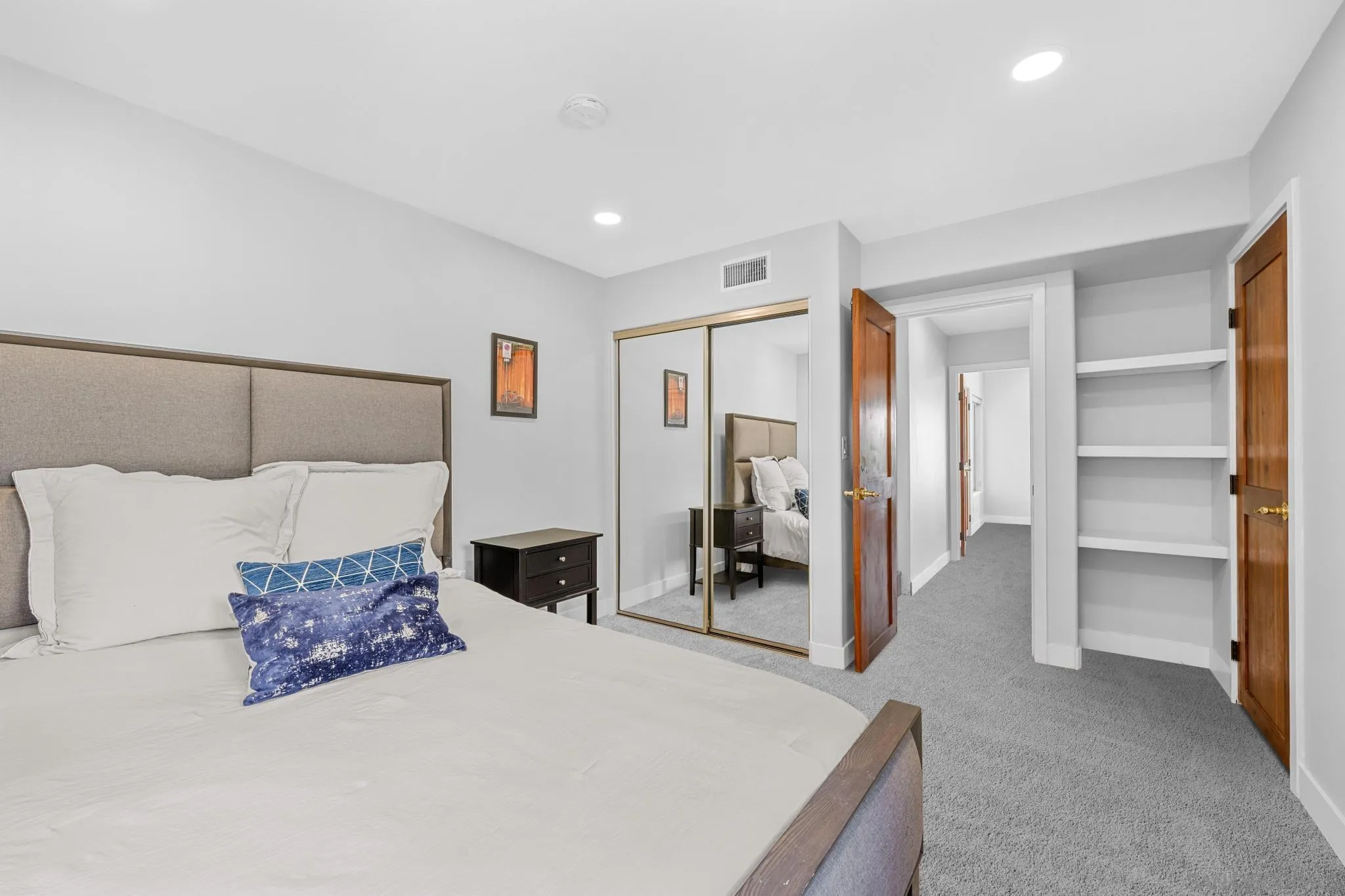 801 W Hawthorn St Unit 409