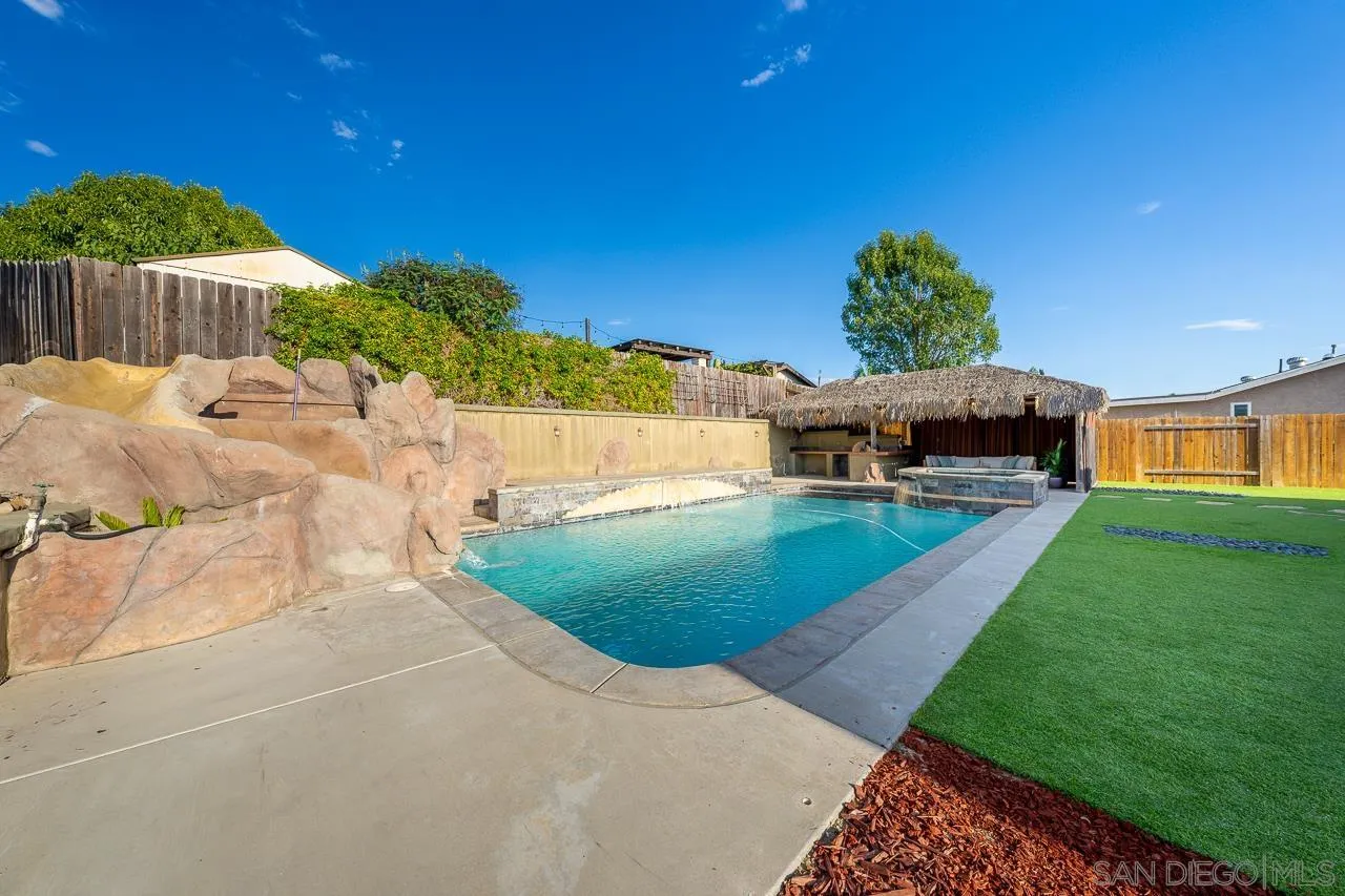5575 Heidi St