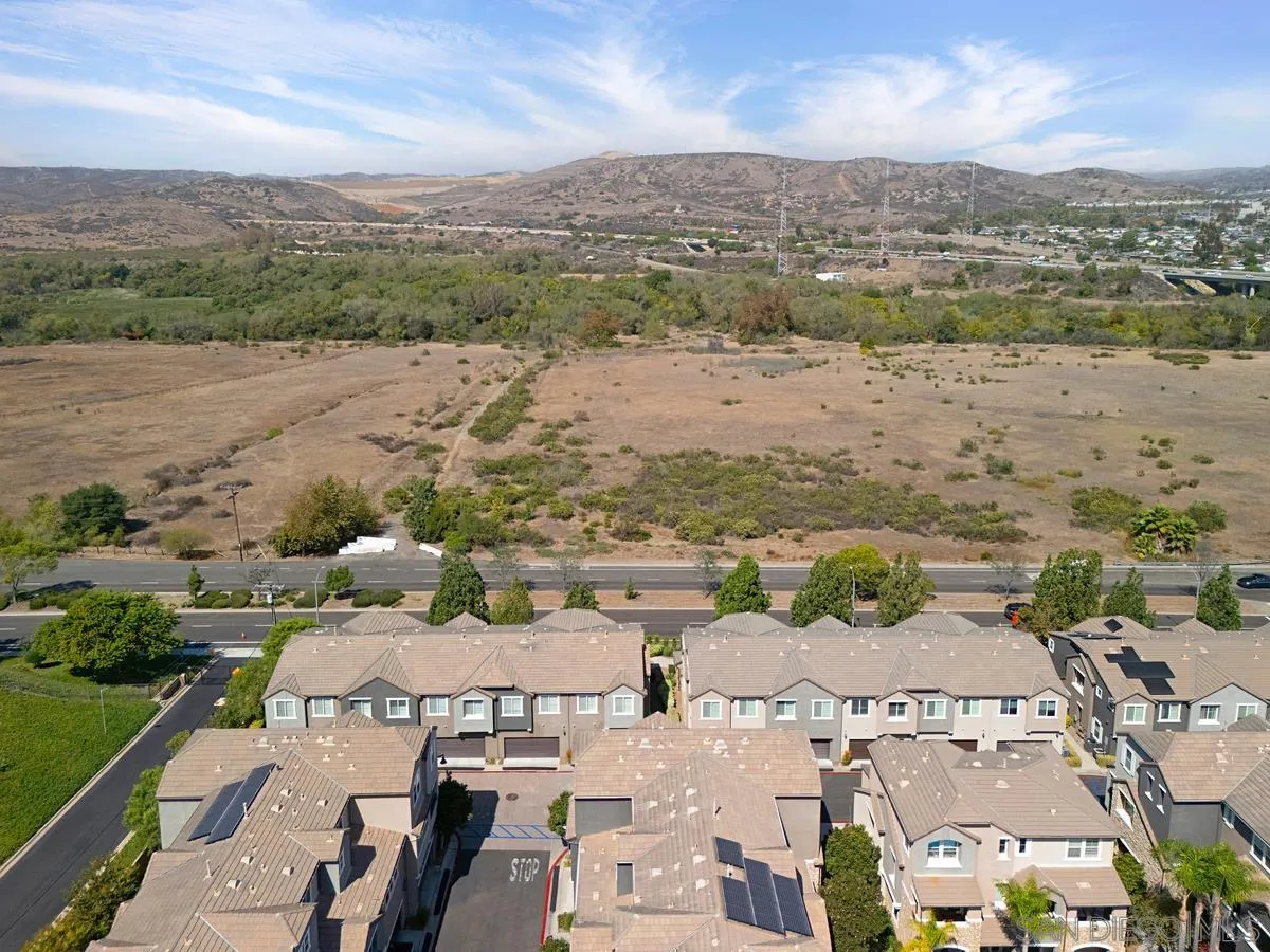 1800 Clare Lane