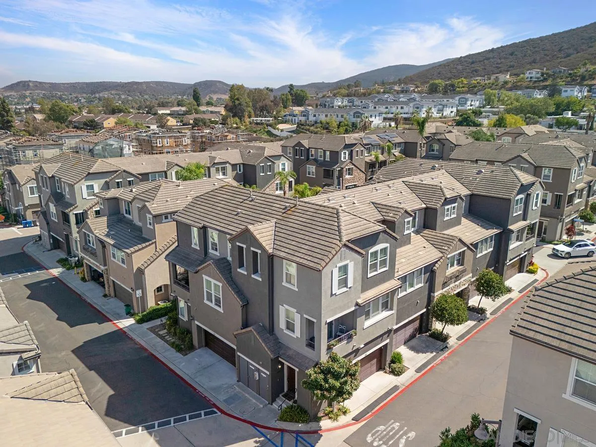 1800 Clare Lane