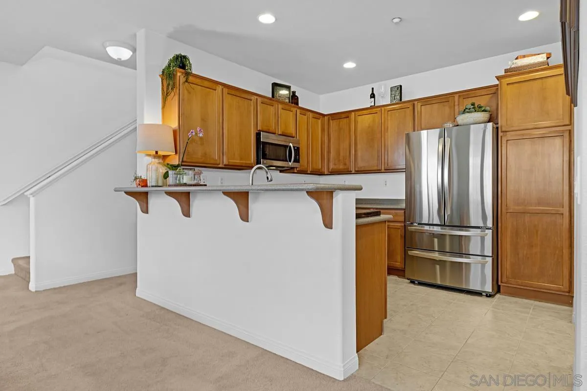 1800 Clare Lane