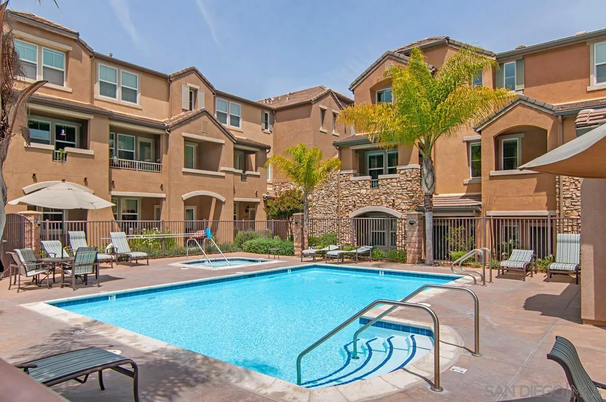 1800 Clare Lane