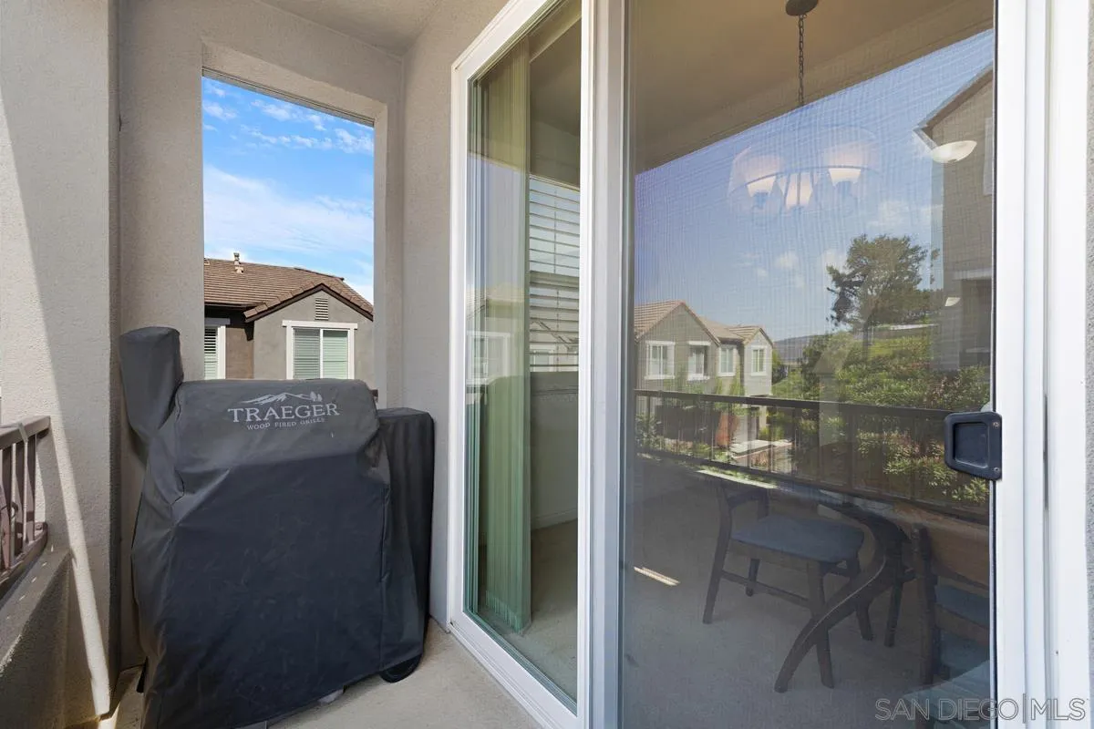 1800 Clare Lane