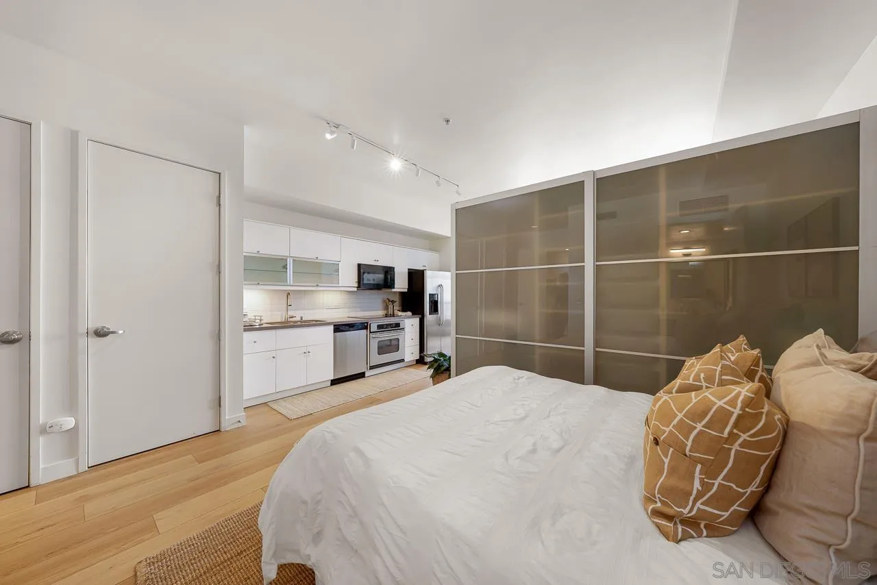 350 W Ash St Unit 903