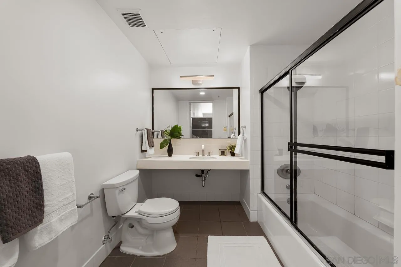 350 W Ash St Unit 903