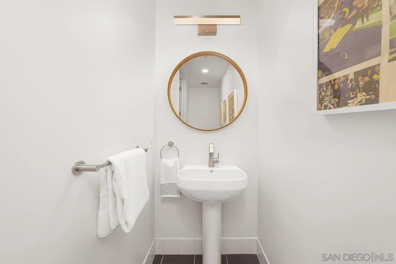 350 W Ash St Unit 903