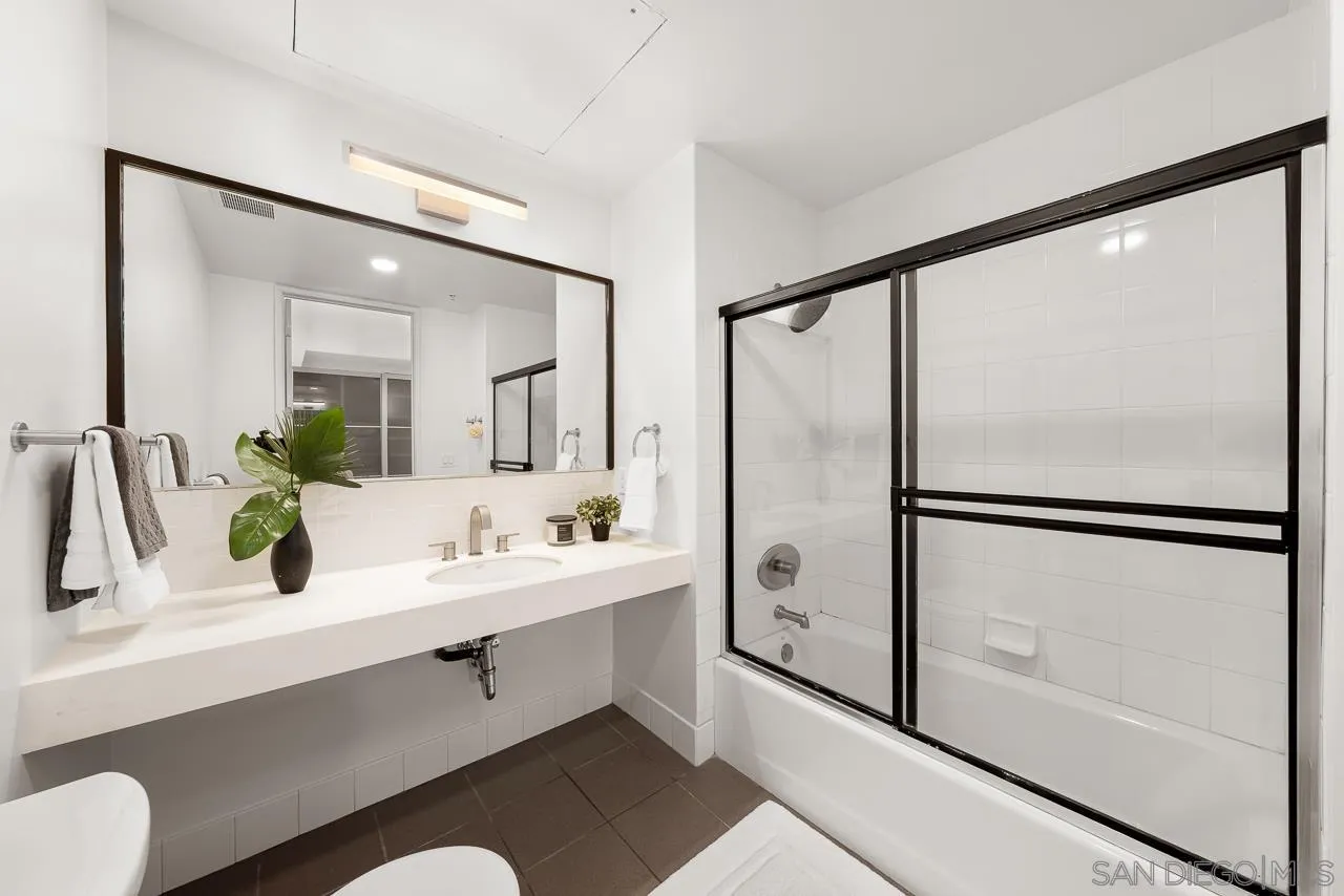 350 W Ash St Unit 903