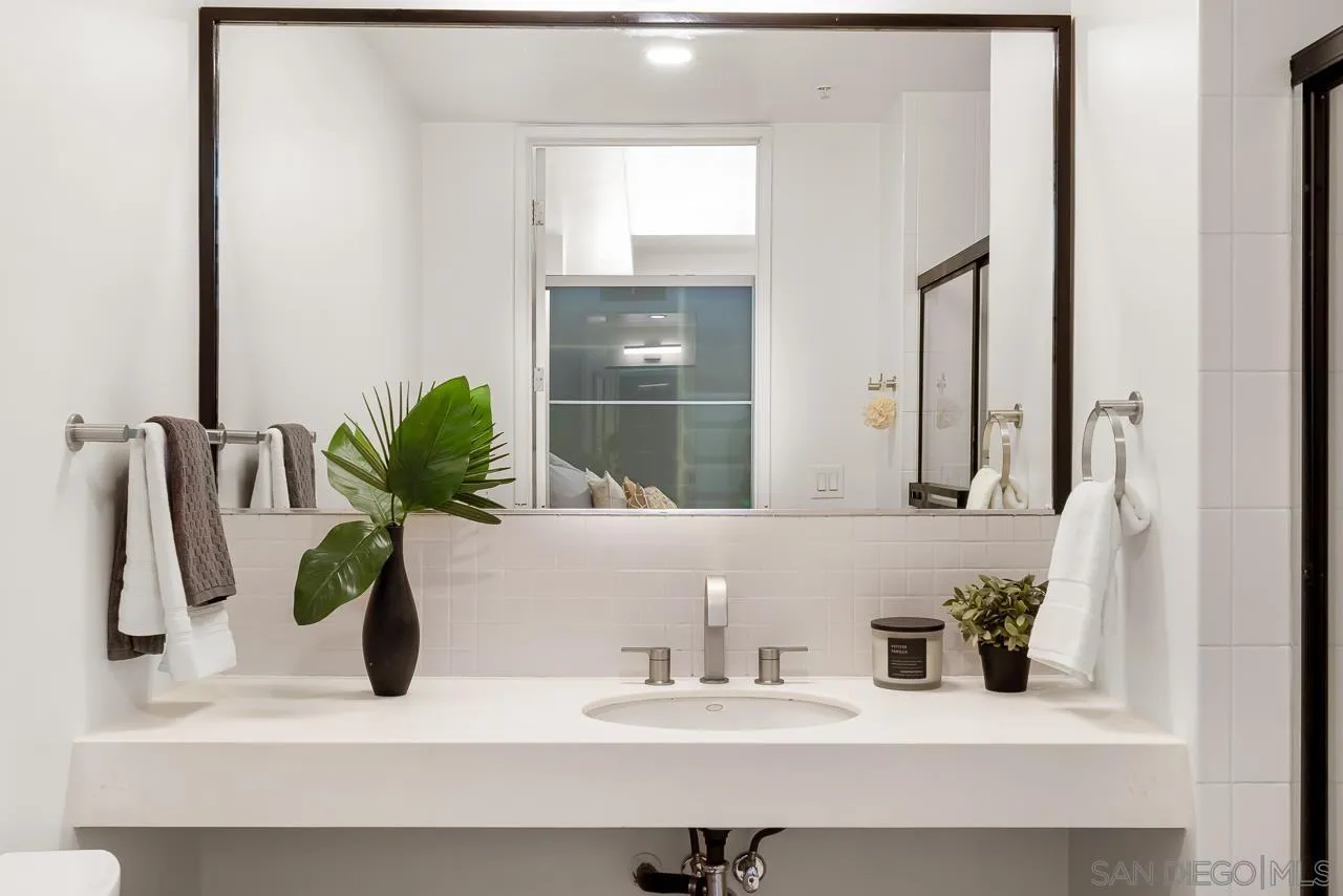 350 W Ash St Unit 903