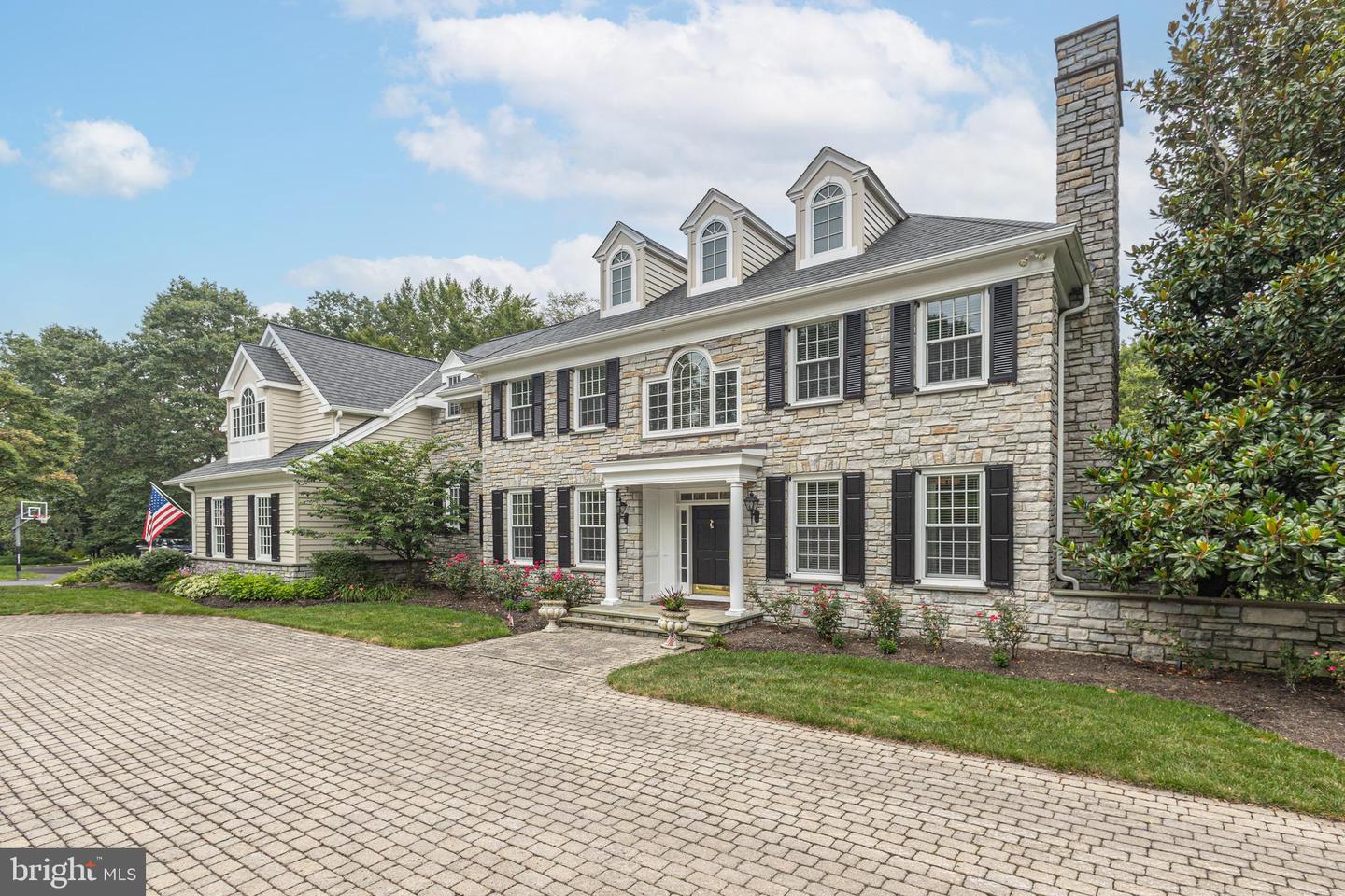 14 Old Cabin Rd