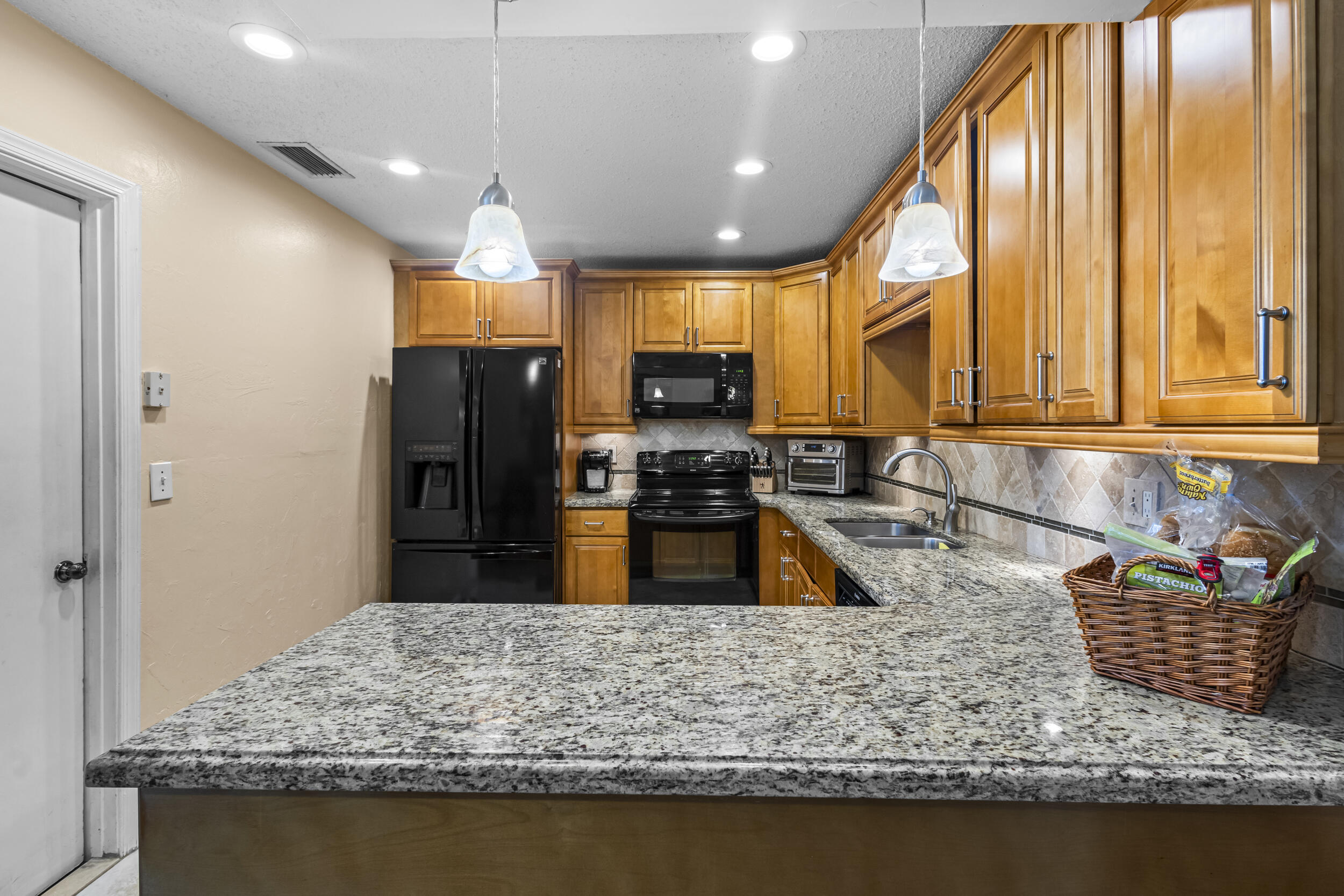 335 SW 34th Avenue
