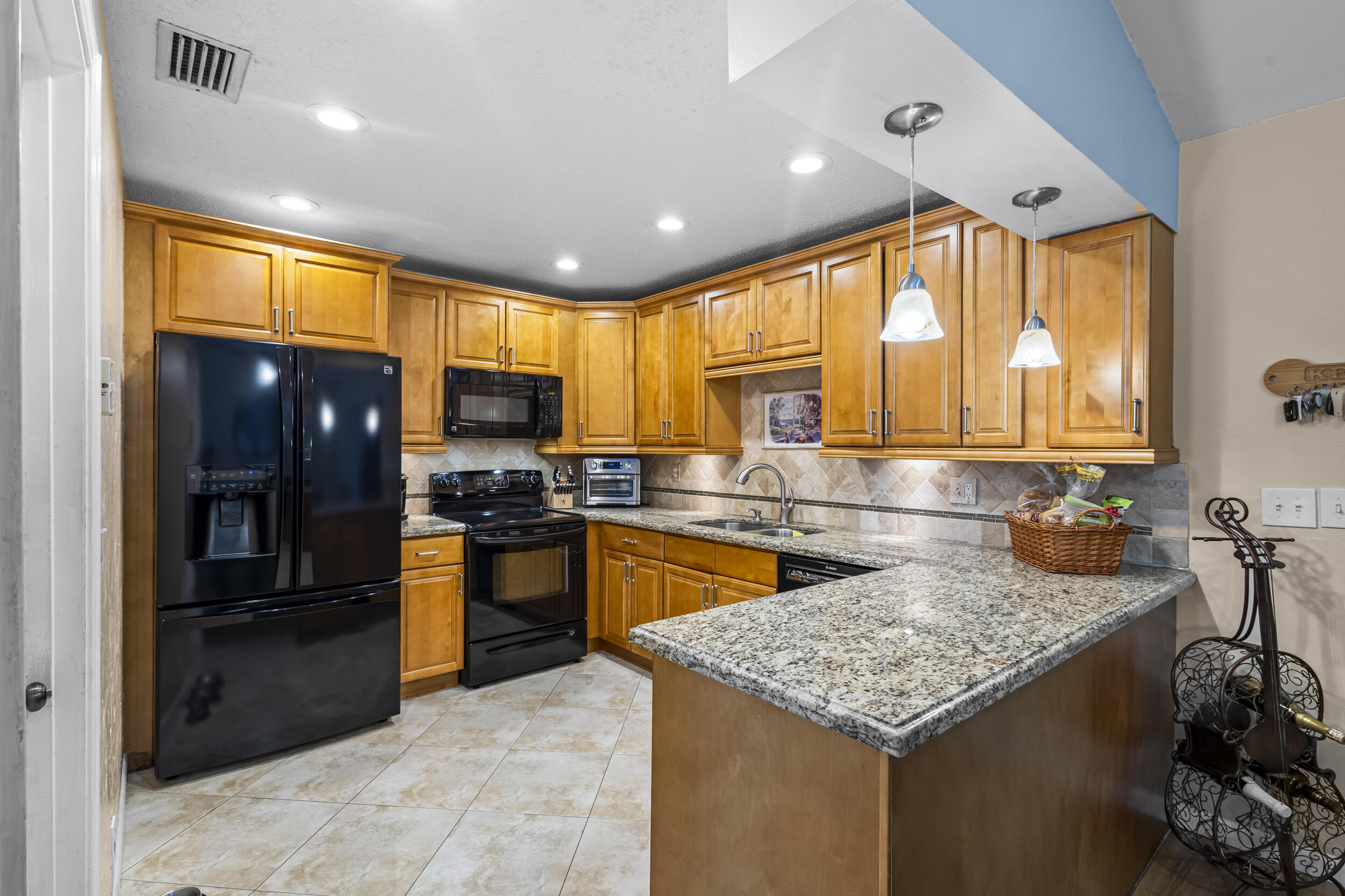 335 SW 34th Avenue