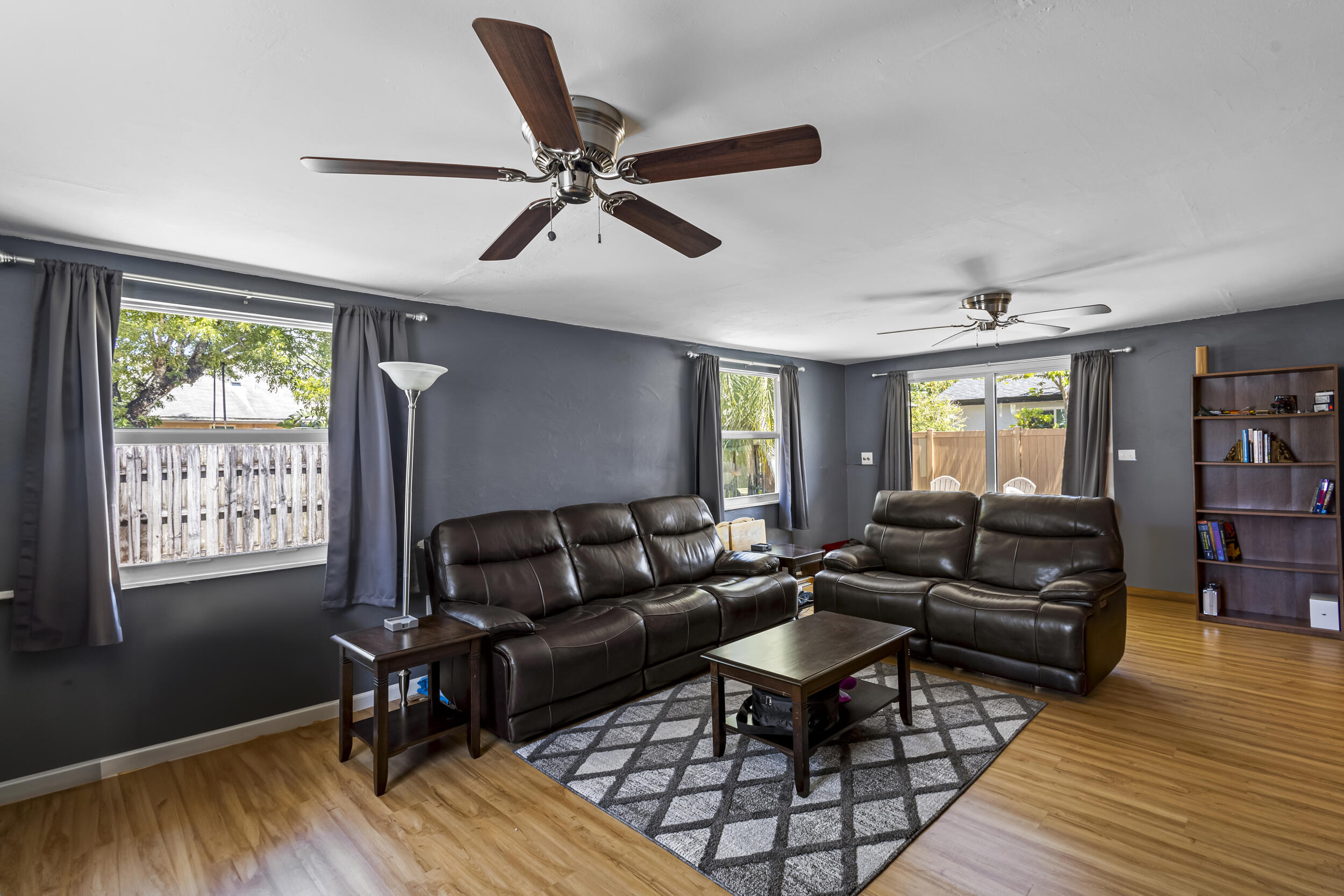 335 SW 34th Avenue