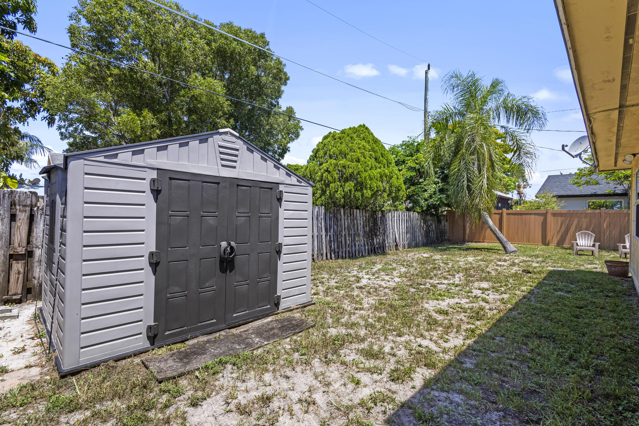 335 SW 34th Avenue