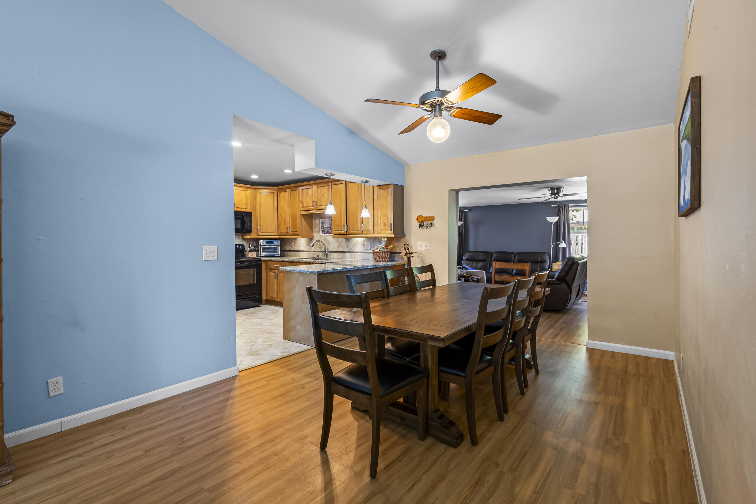 335 SW 34th Avenue